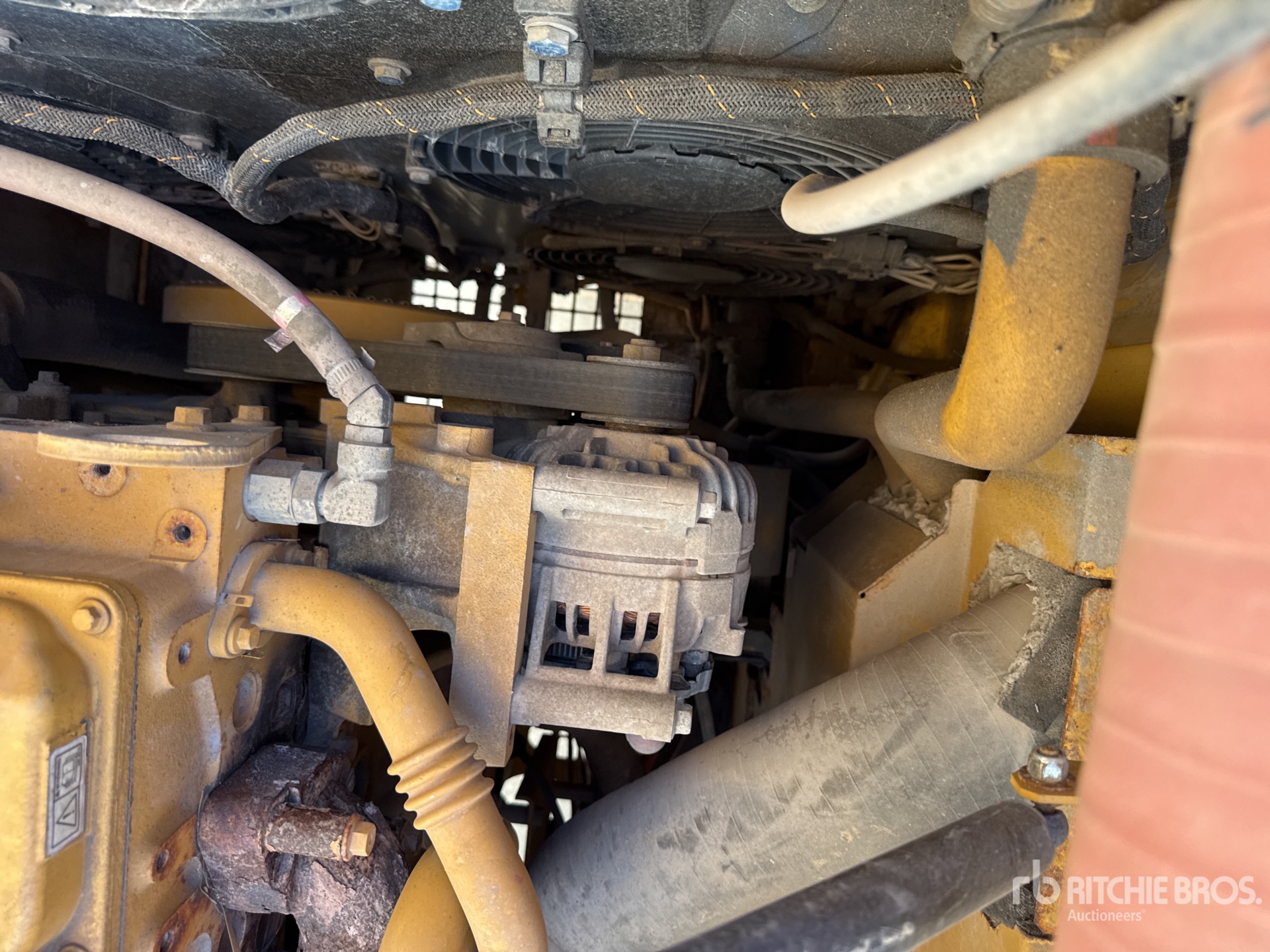 2019 Caterpillar 323