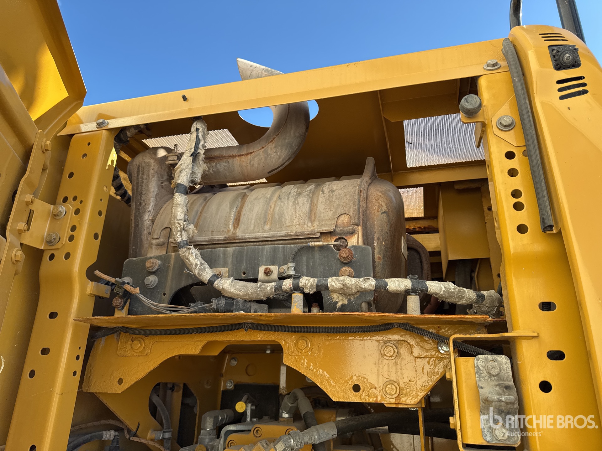 2019 Caterpillar 323
