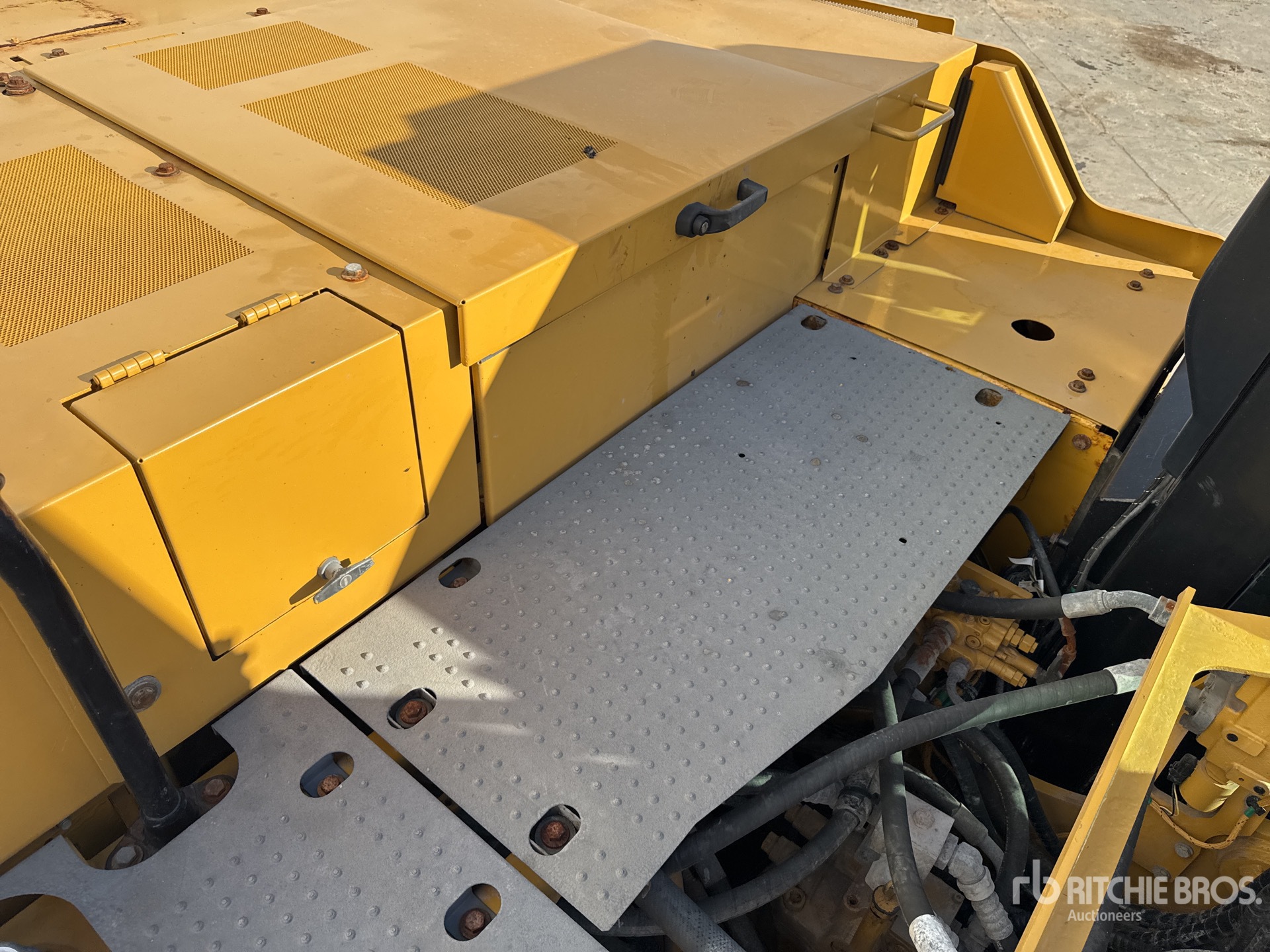 2019 Caterpillar 323