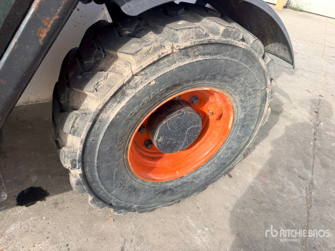 2015 Bobcat T2250
