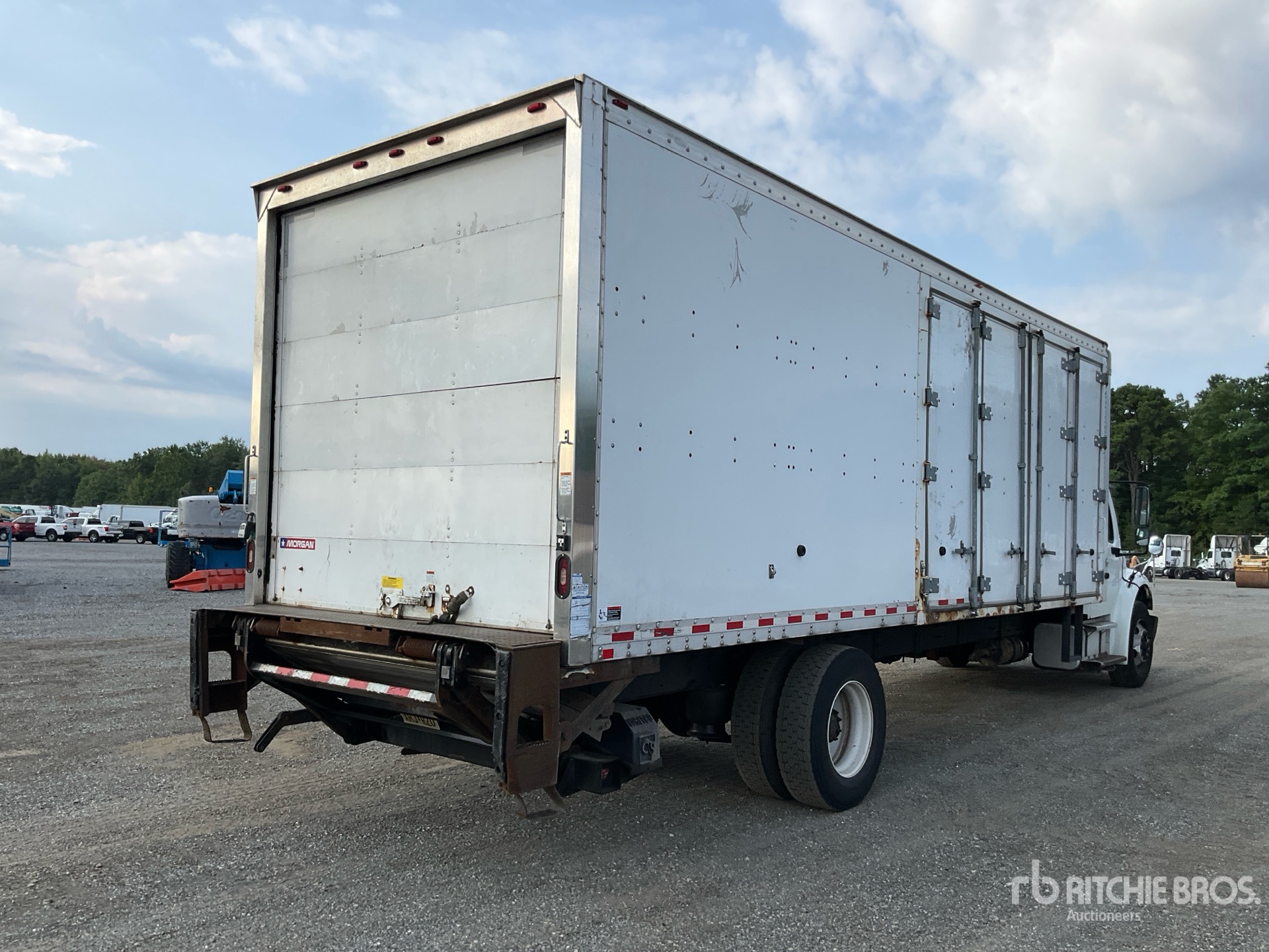 2018 Freightliner M2 106