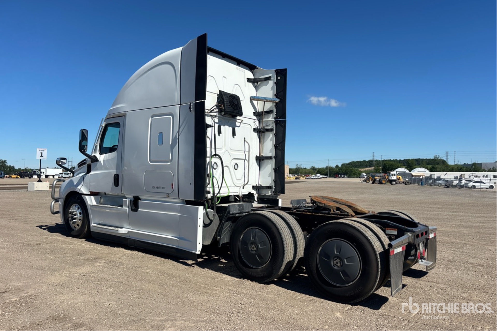 2024 Freightliner CASCADIA 126