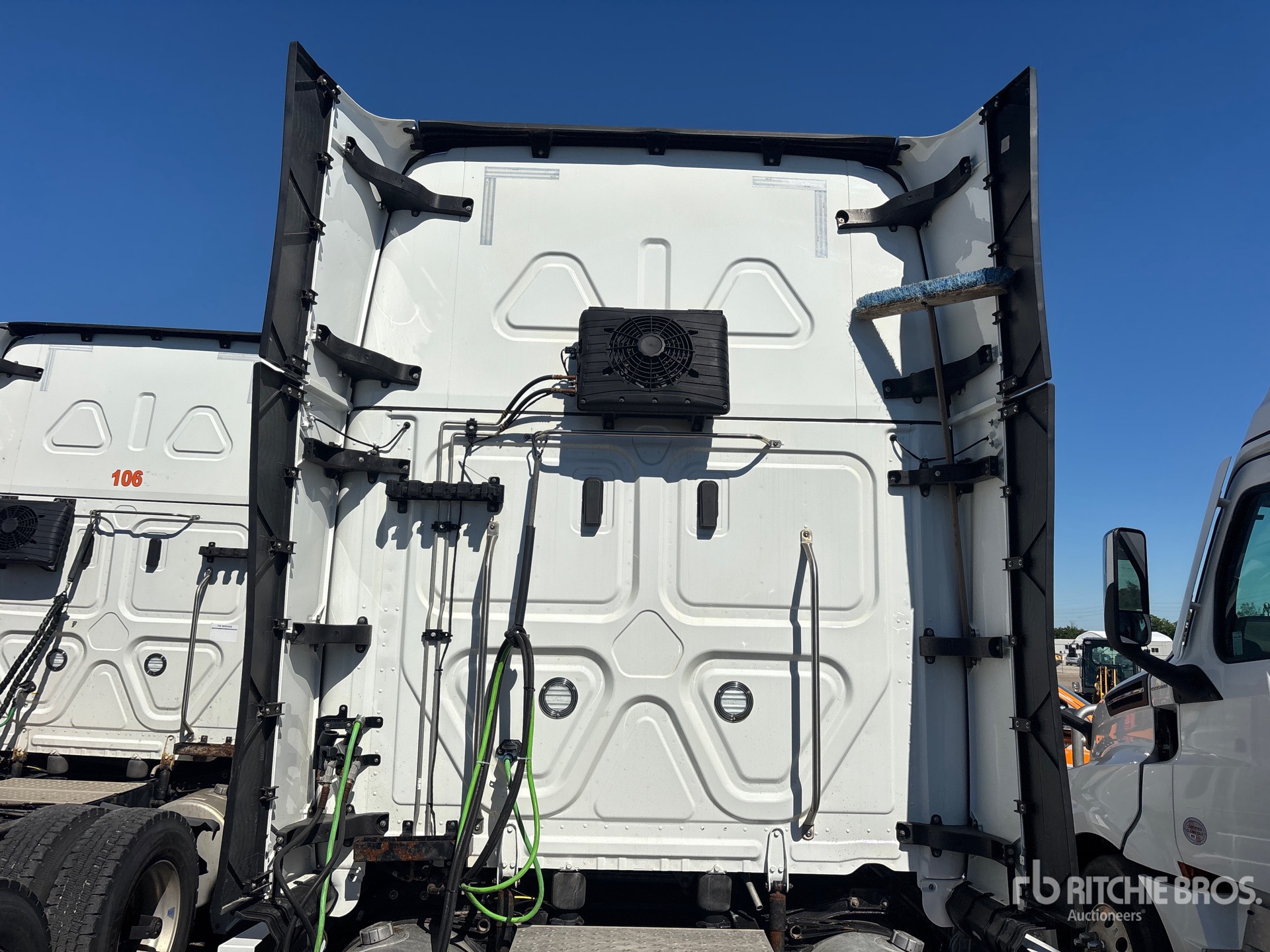 2024 Freightliner CASCADIA 126