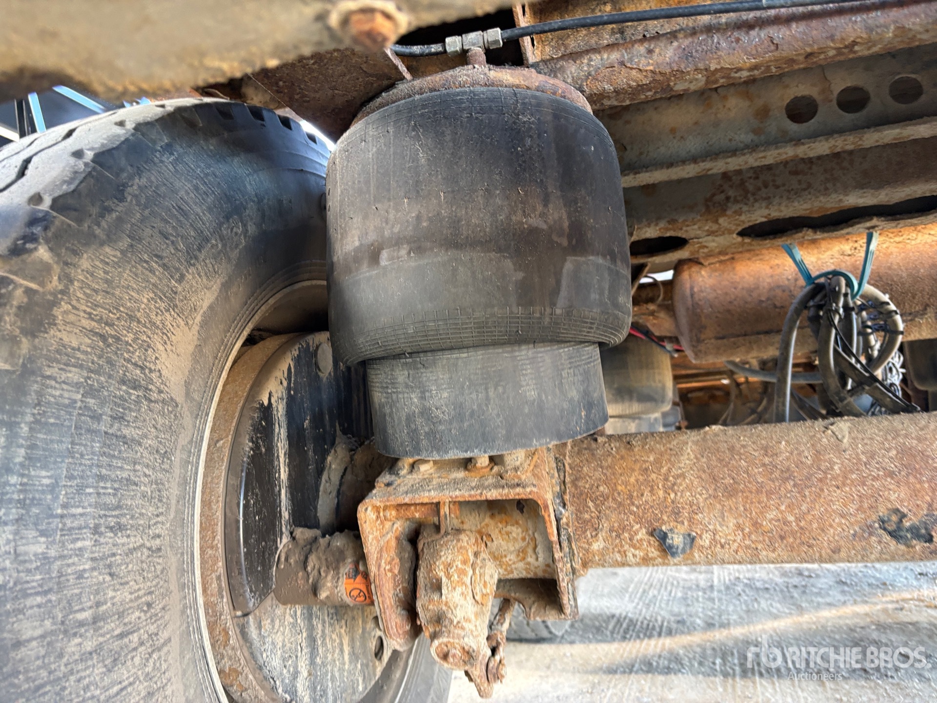2014 Load King  32 FT SUPER B-TRAIN LEAD