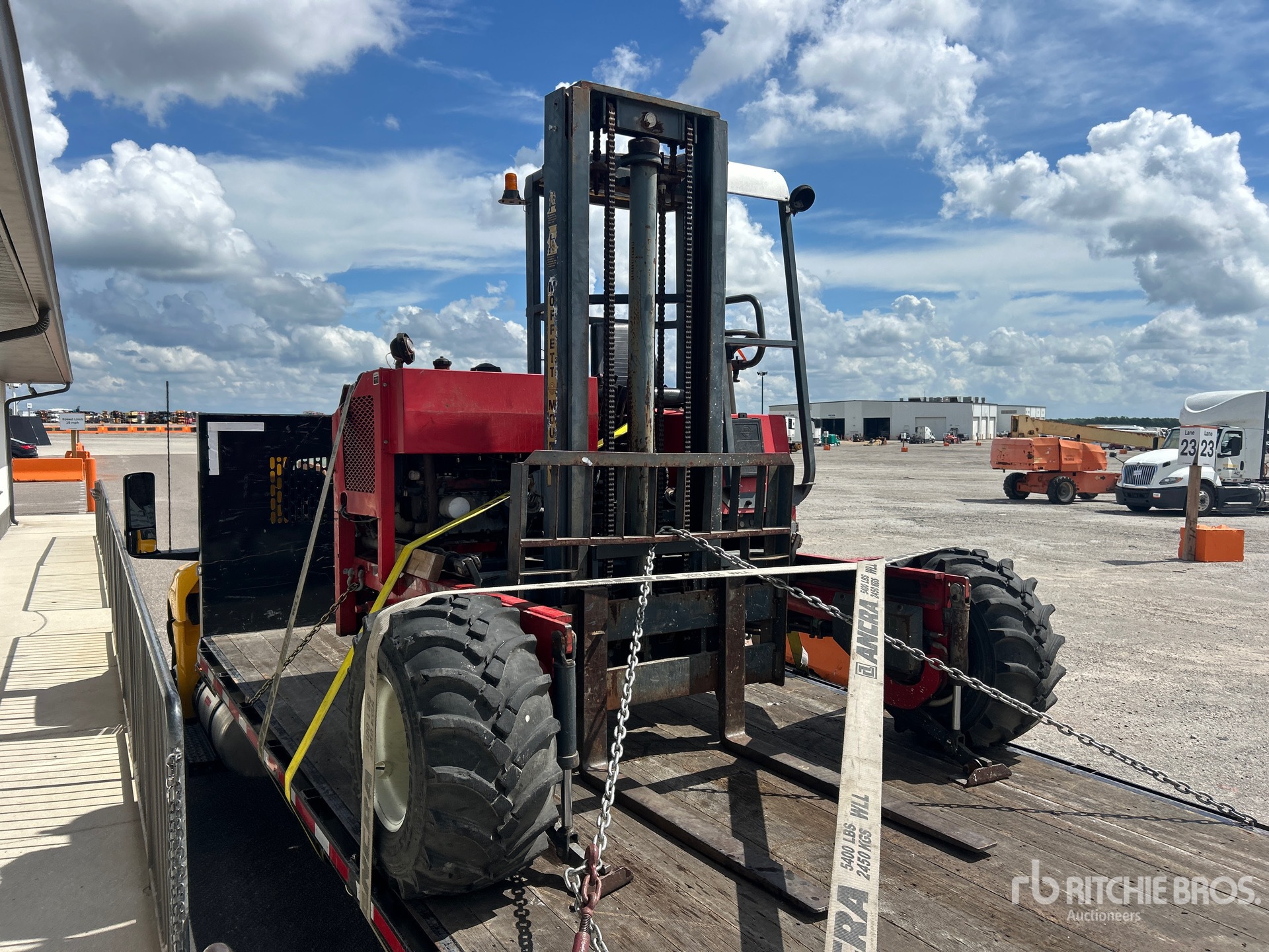 1997 Moffett M5000