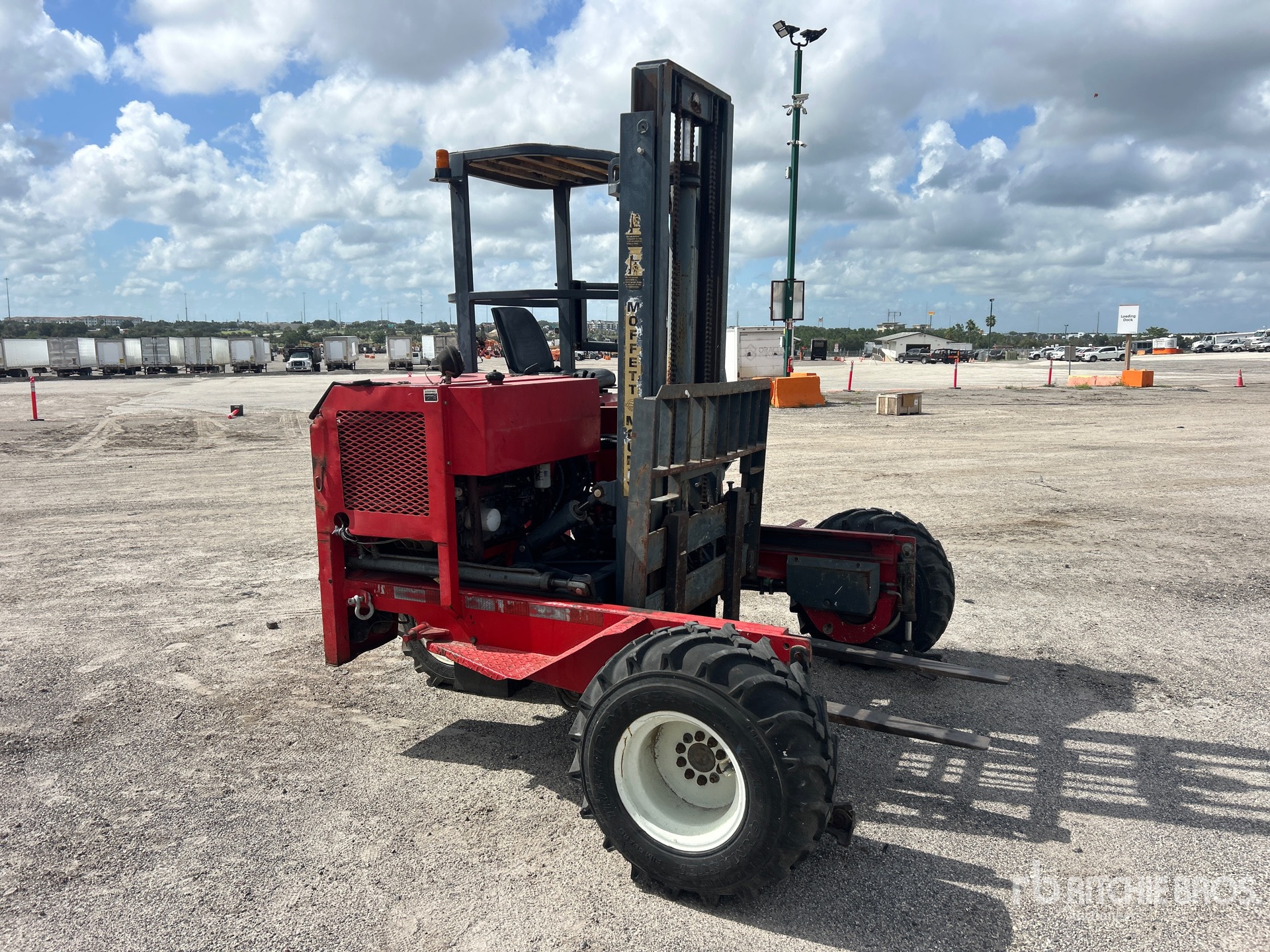 1997 Moffett M5000