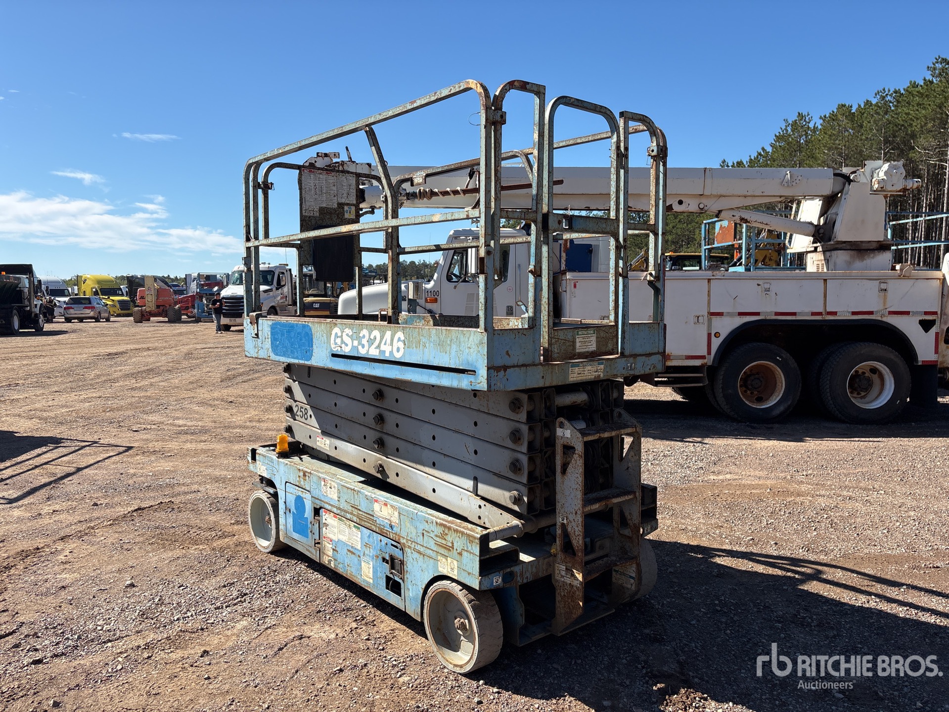 2011 Genie GS-3246