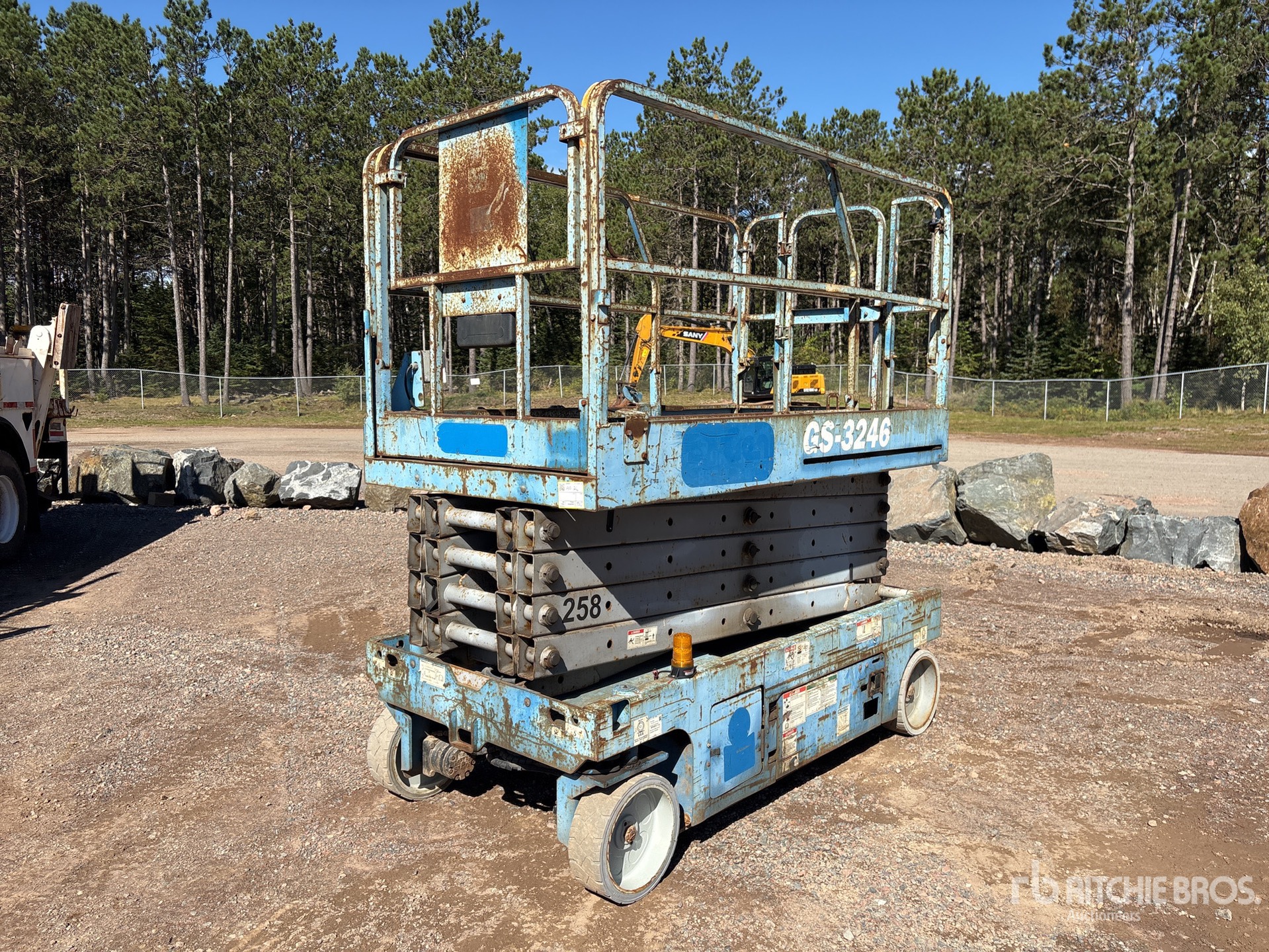 Photo of 2011 Genie GS-3246