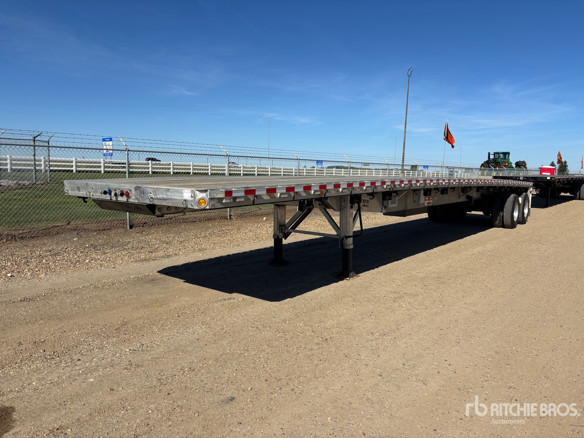Photo of 2019 Reitnouer 48 ft T/A Spread Axle