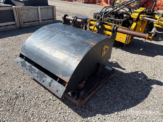 Dymax Plate Compactor Attachment