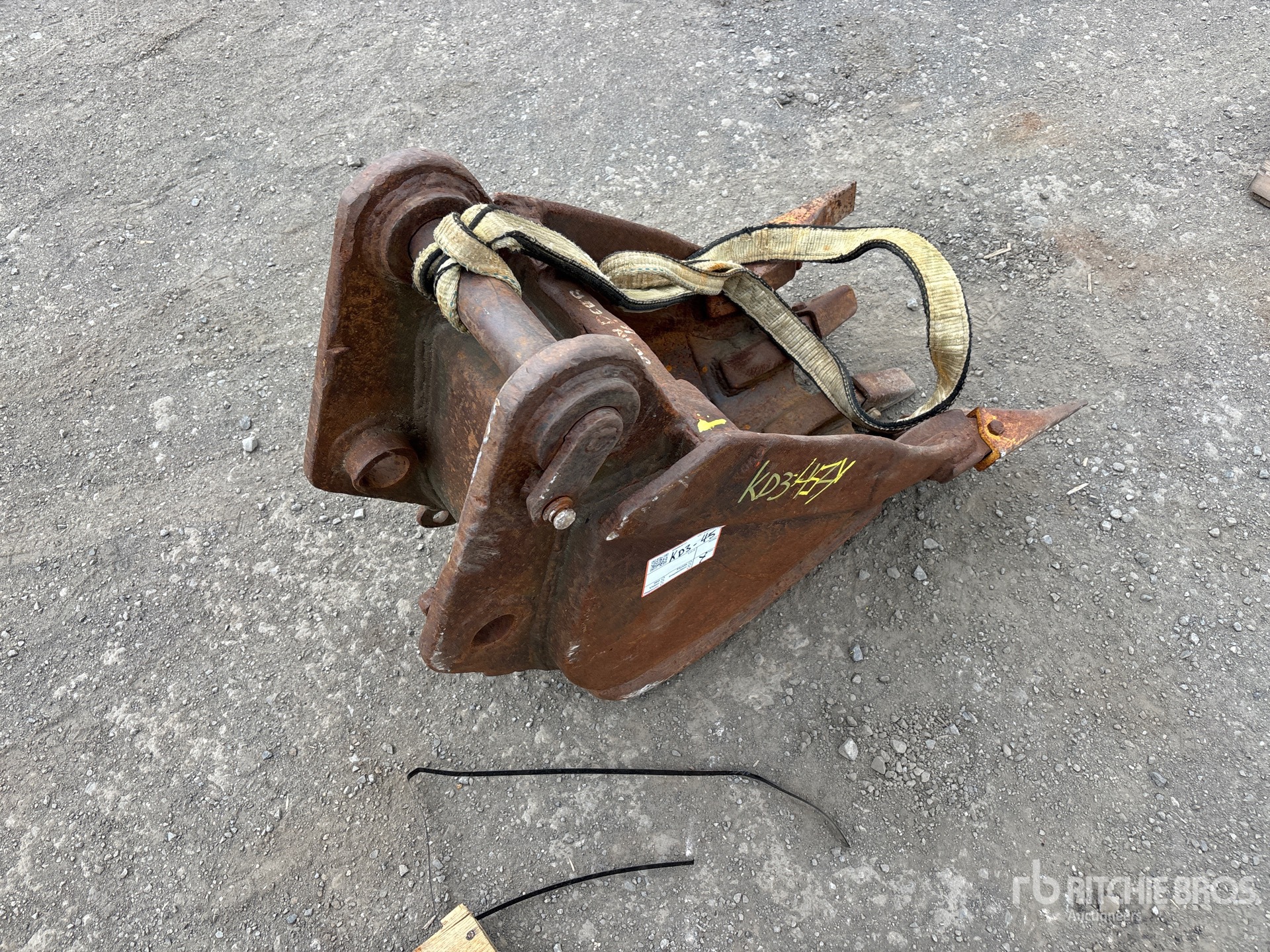 John Deere 16 in Q/C V-Ditching