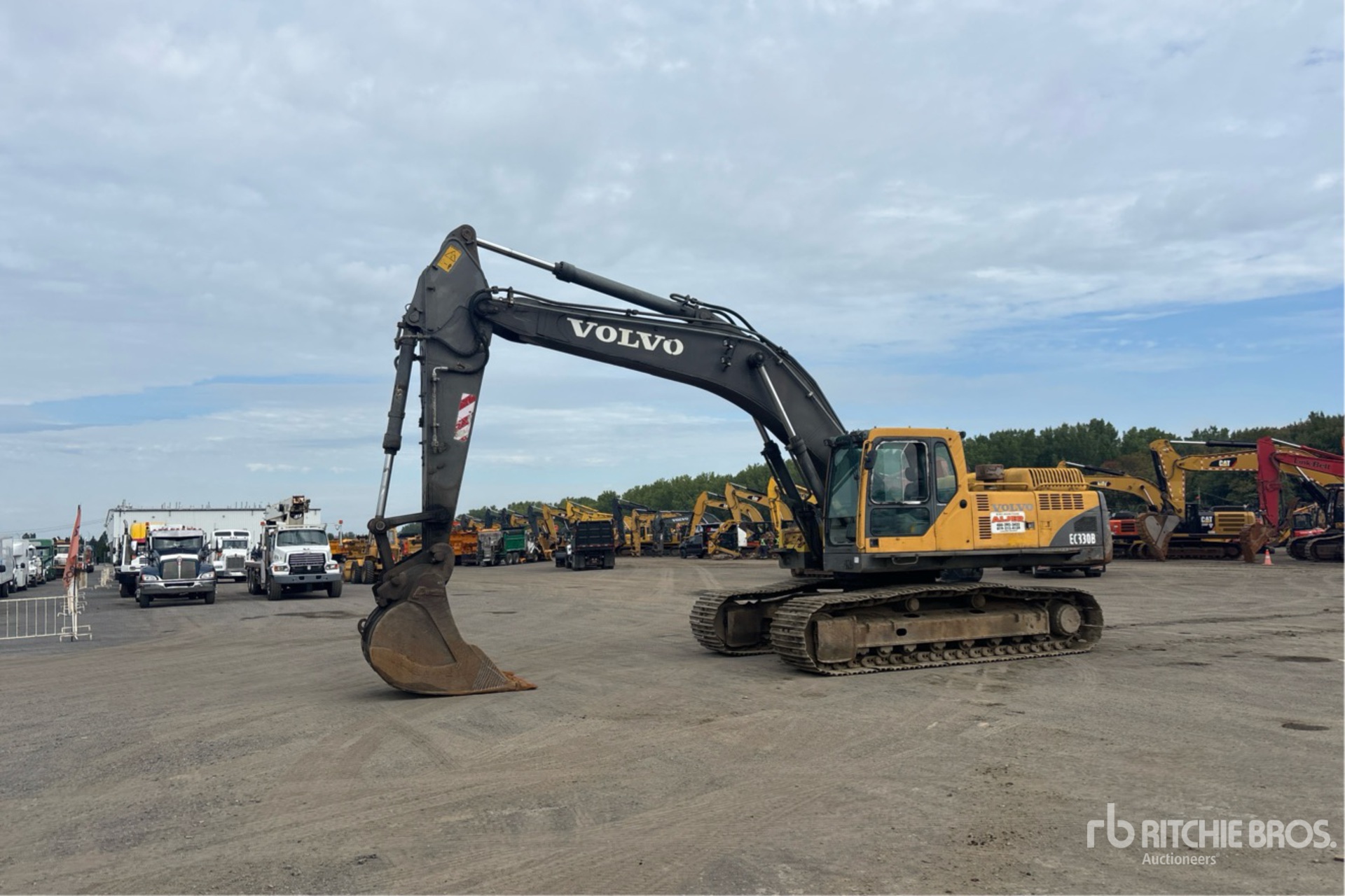 2002 Volvo EC330B LC