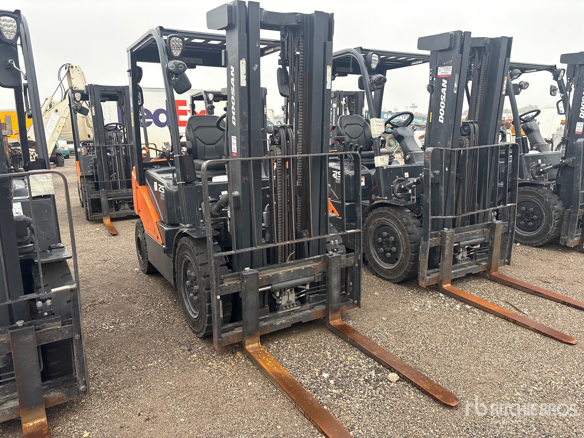 2023 Doosan G25E-7