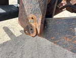 Chassis with Quick Coupler to Arms Pins