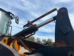 Hydraulics with Bucket Tilt Cylinders