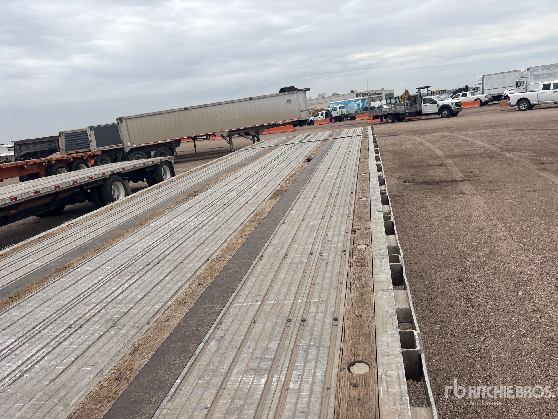 2004 Transcraft 48 ft T/A