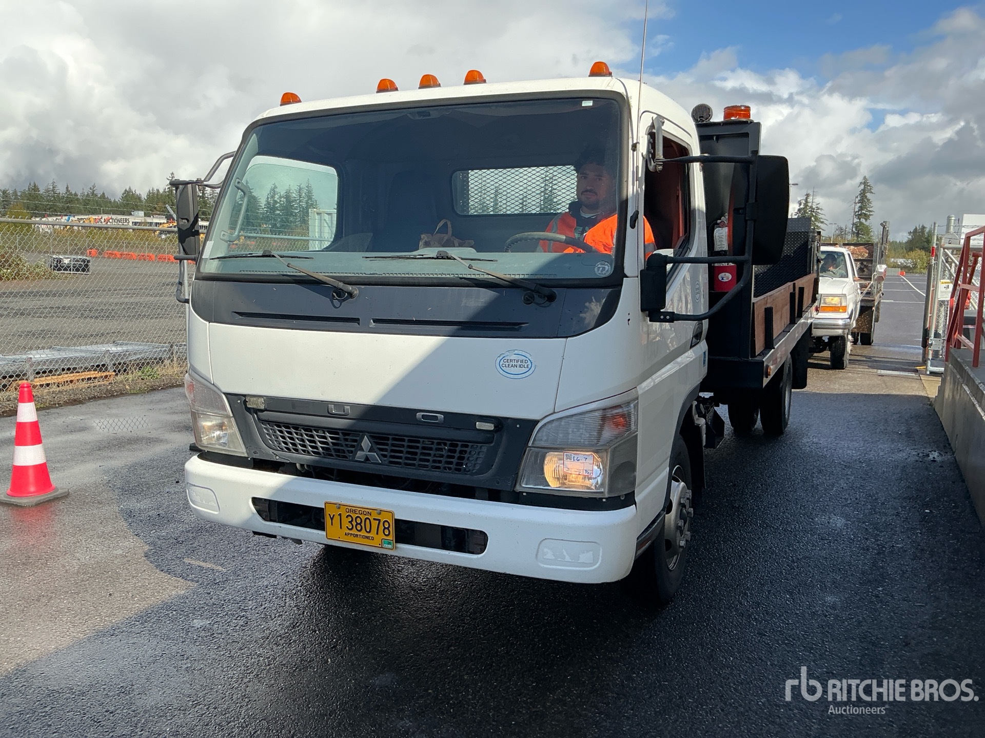 2010 Mitsubishi FE180