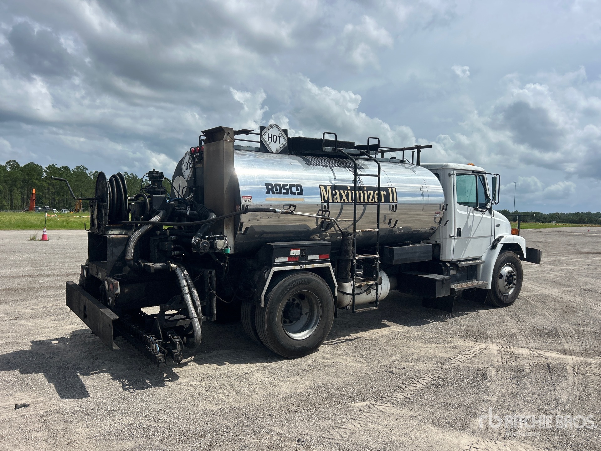 2002 Freightliner FL 70