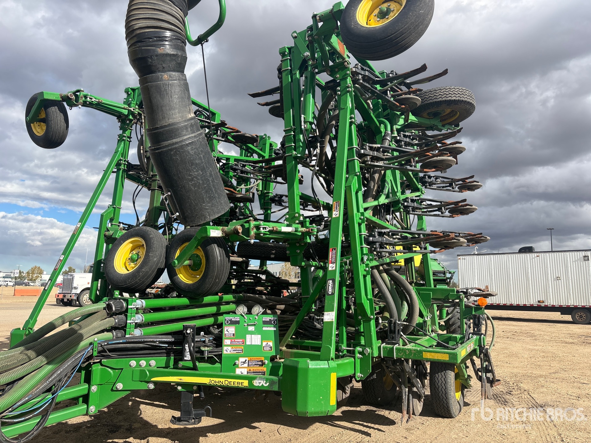 Photo of 2018 John Deere 1870