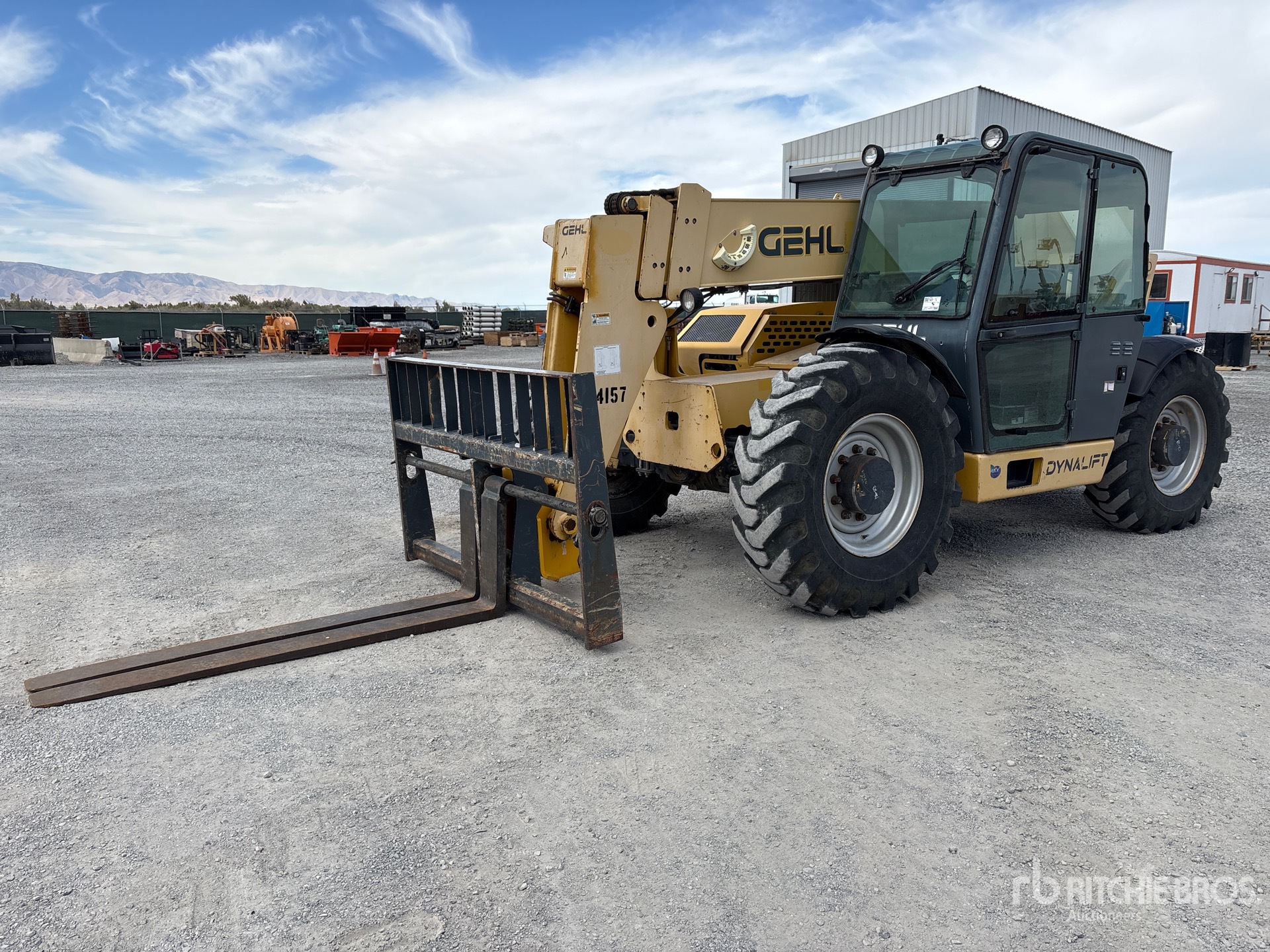 Photo of Gehl DL12-40