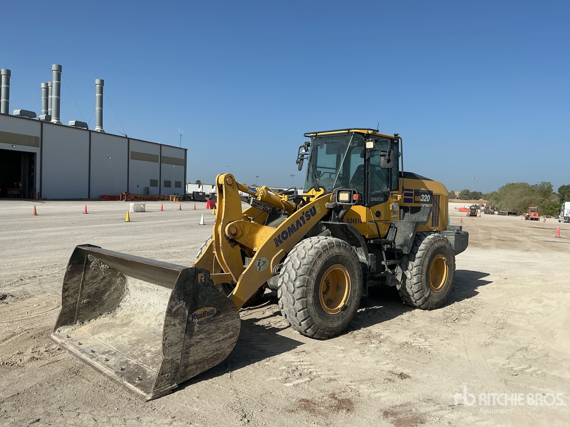 Photo of Komatsu WA320-8