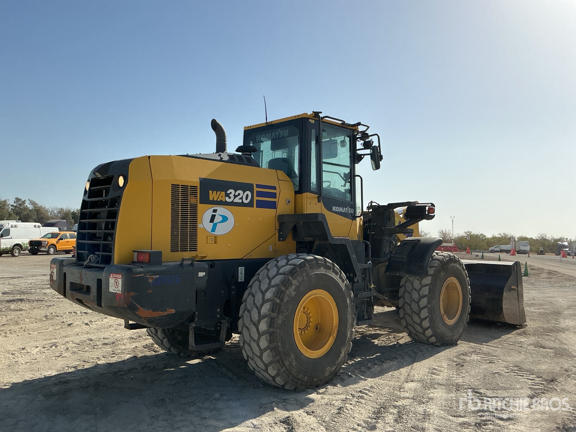 Komatsu WA320-8
