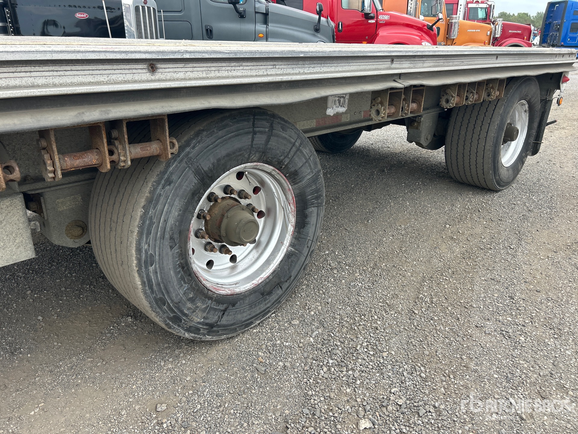 2015 Alutrec 48 FT T/A SPREAD AXLE