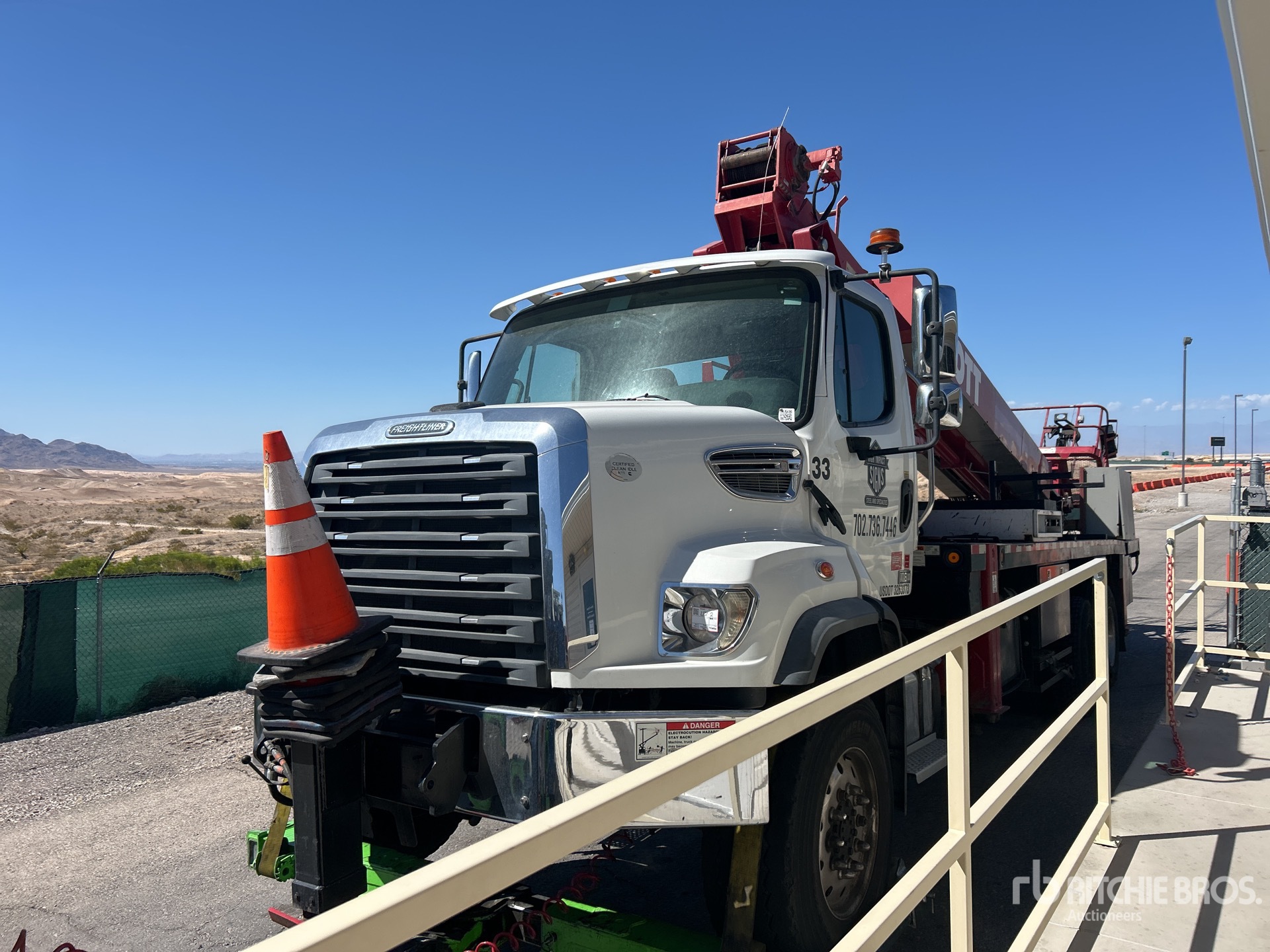 Photo of 2015 Freightliner 108SD