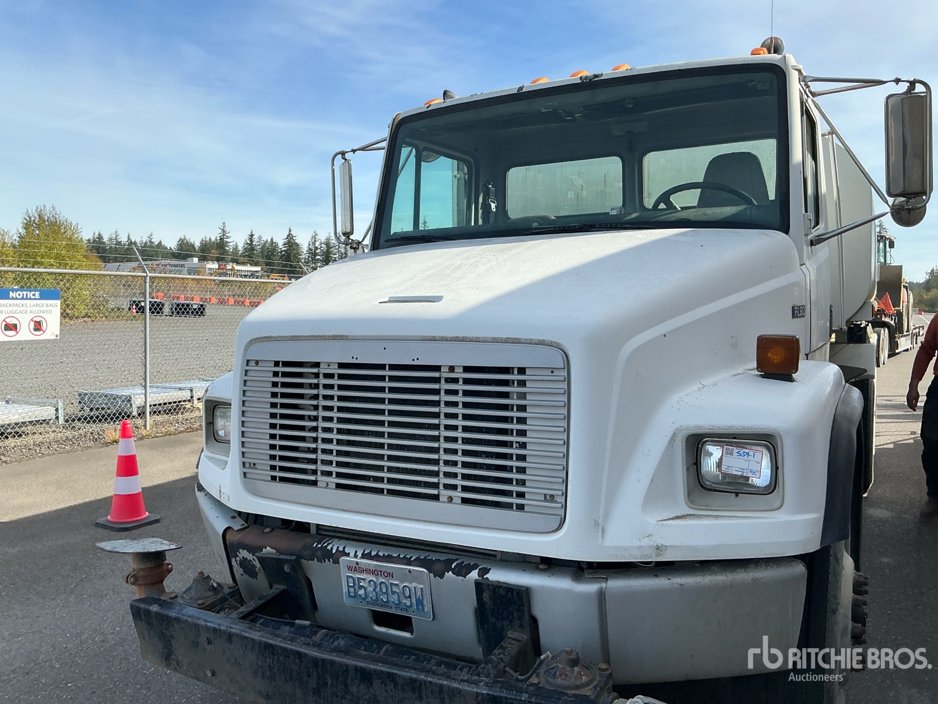 2000 Freightliner FL80