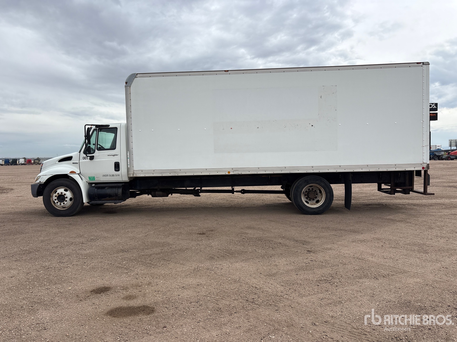 2009 International 4300 SBA