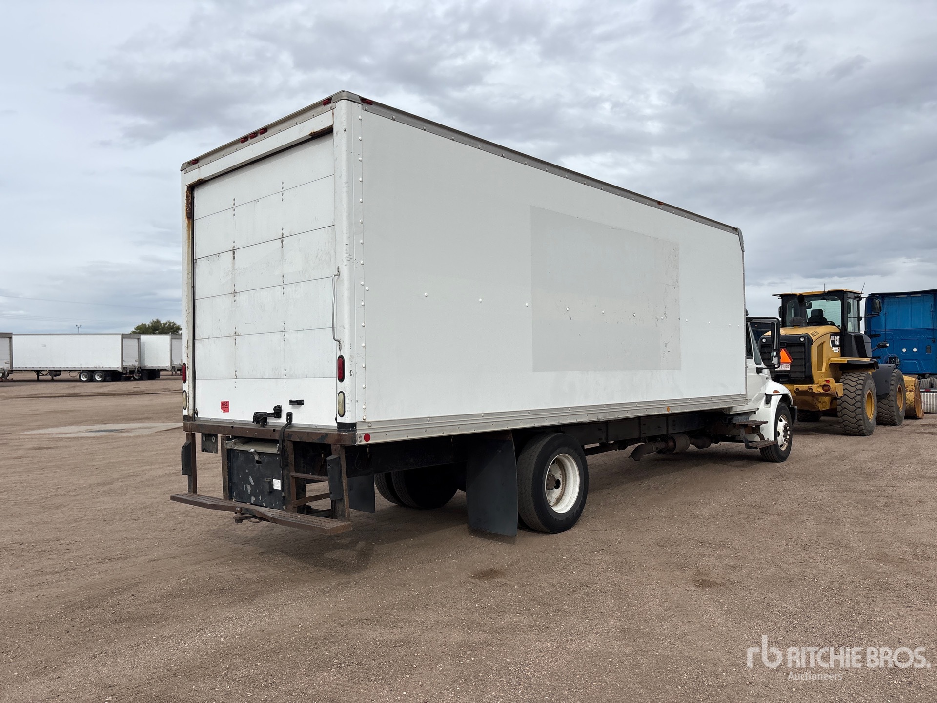 2009 International 4300 SBA