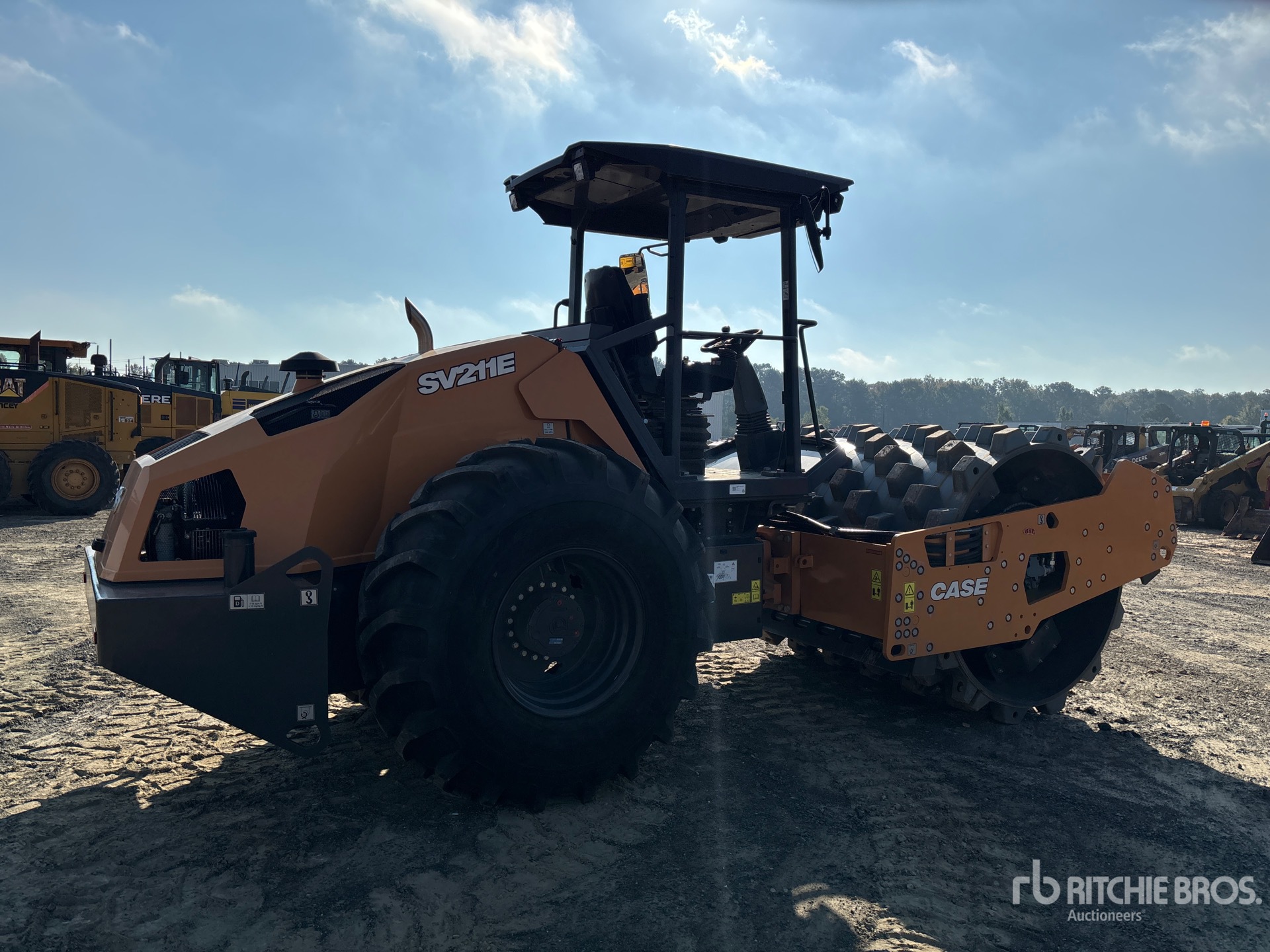 2023 Case SV211E