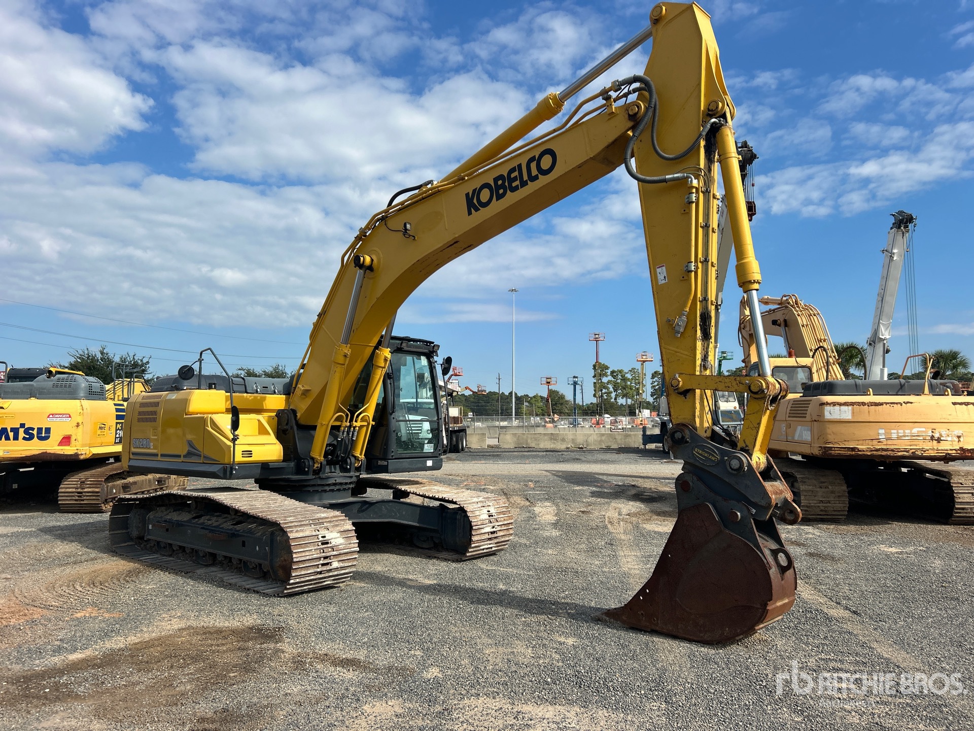 2022 Kobelco SK260LC-11