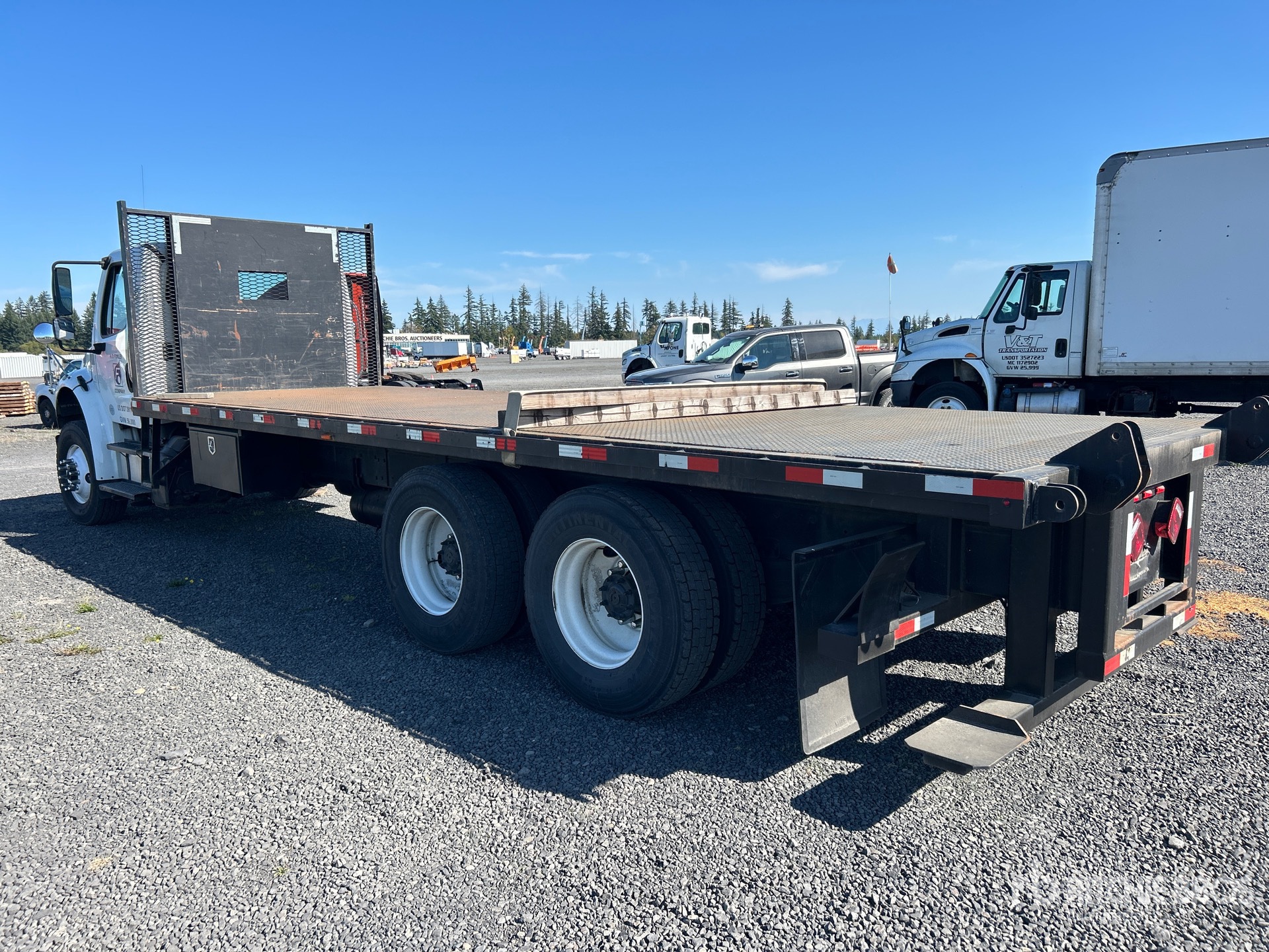 2014 Freightliner M2 106