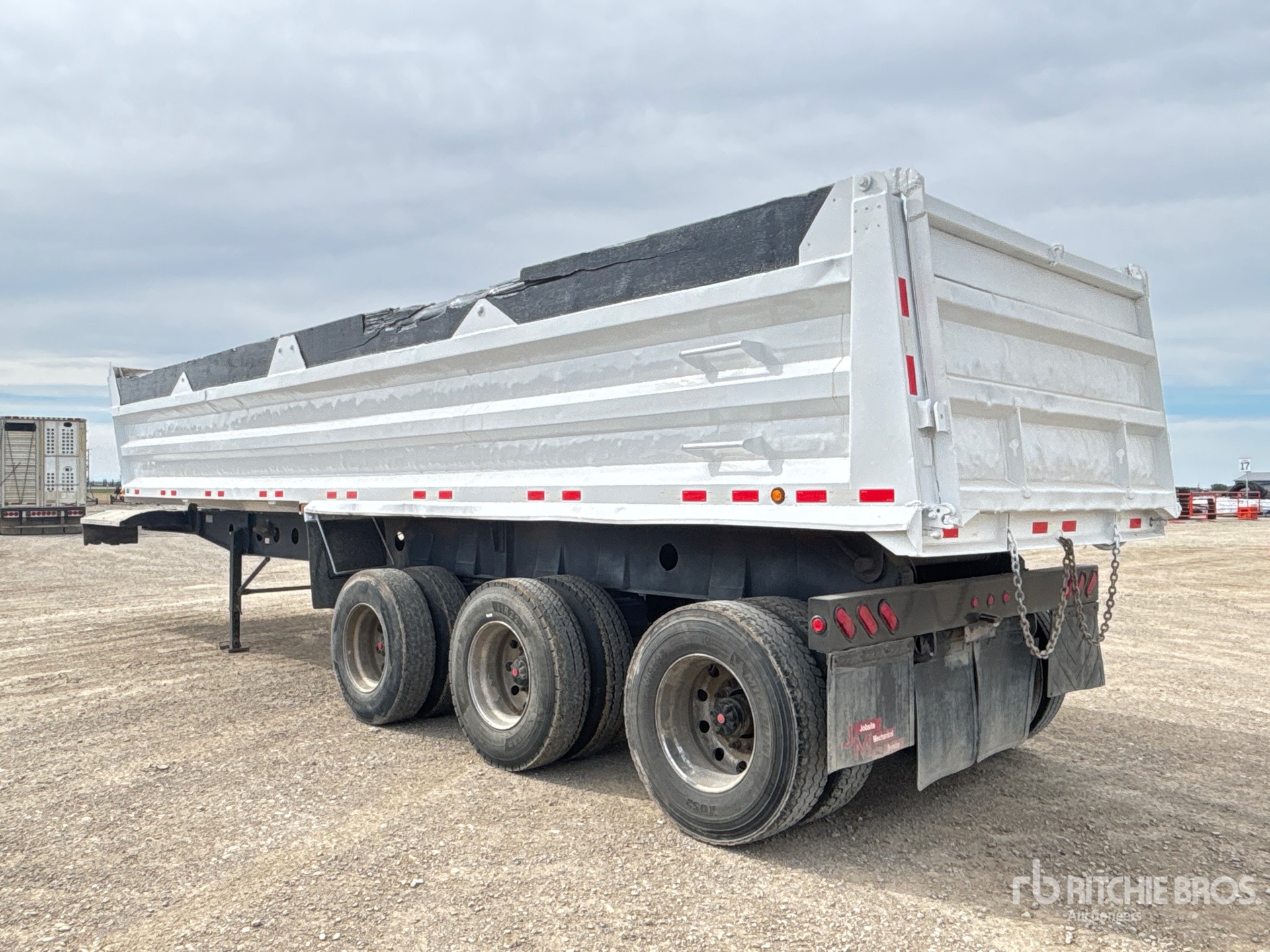 2004 Cross Country 33 FT TRI/A
