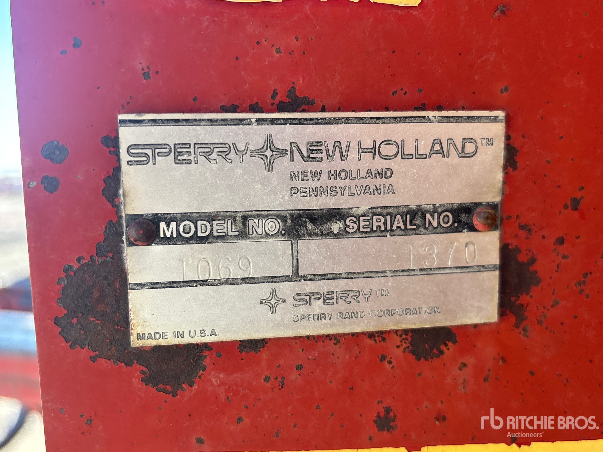 New Holland 1069