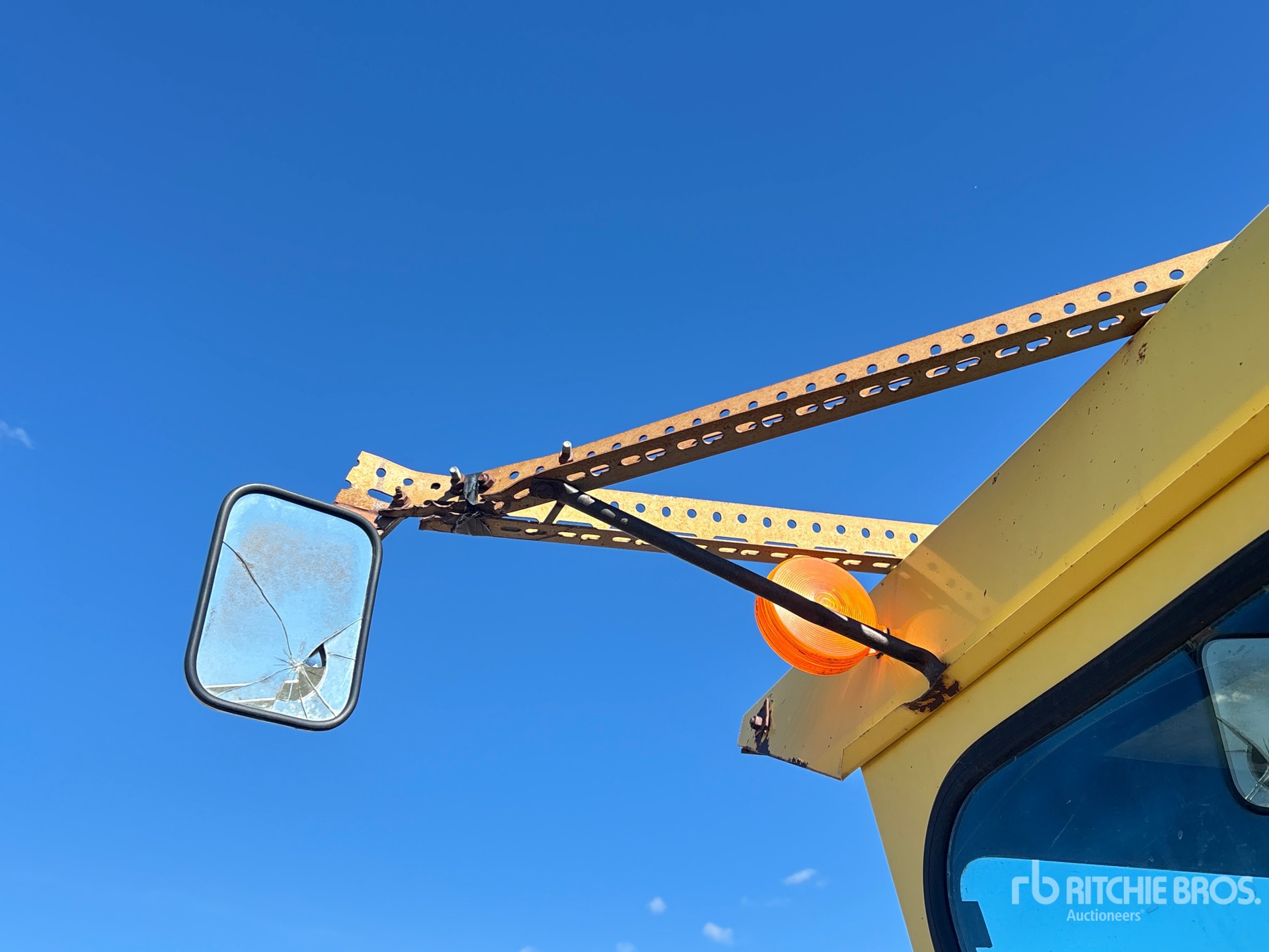New Holland 1069
