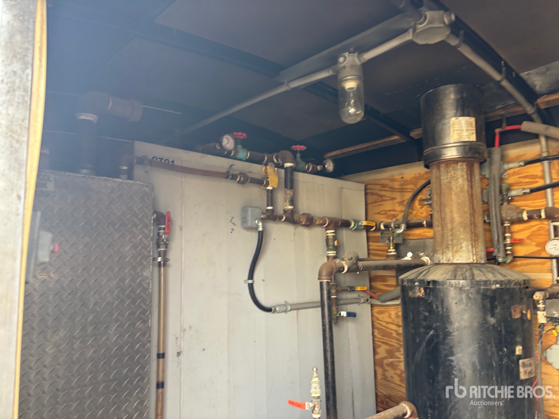 2001 Haulmark Thaw Trailer