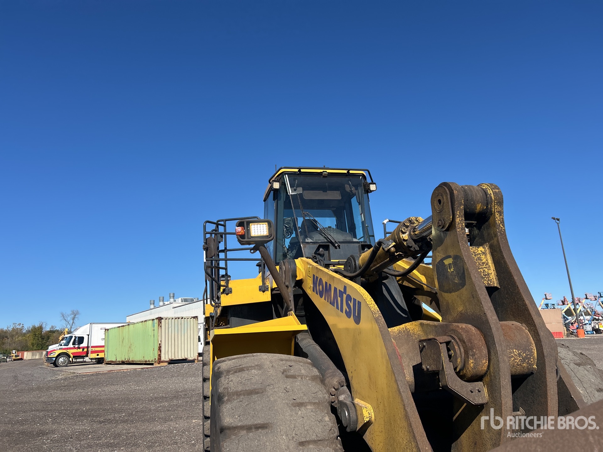 2023 Komatsu WA600-8