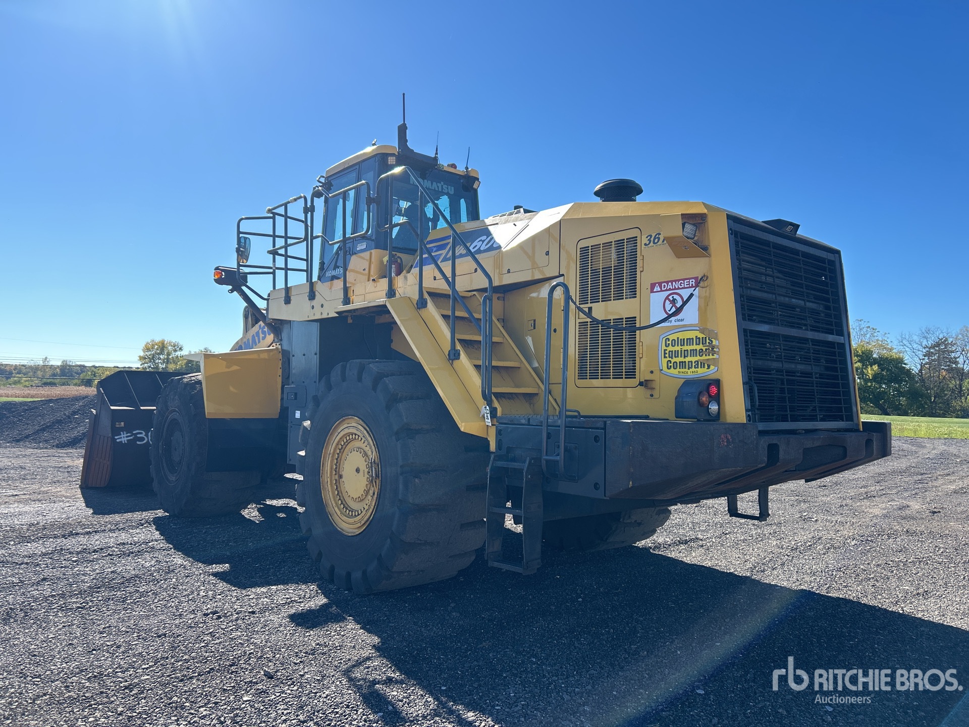 2023 Komatsu WA600-8
