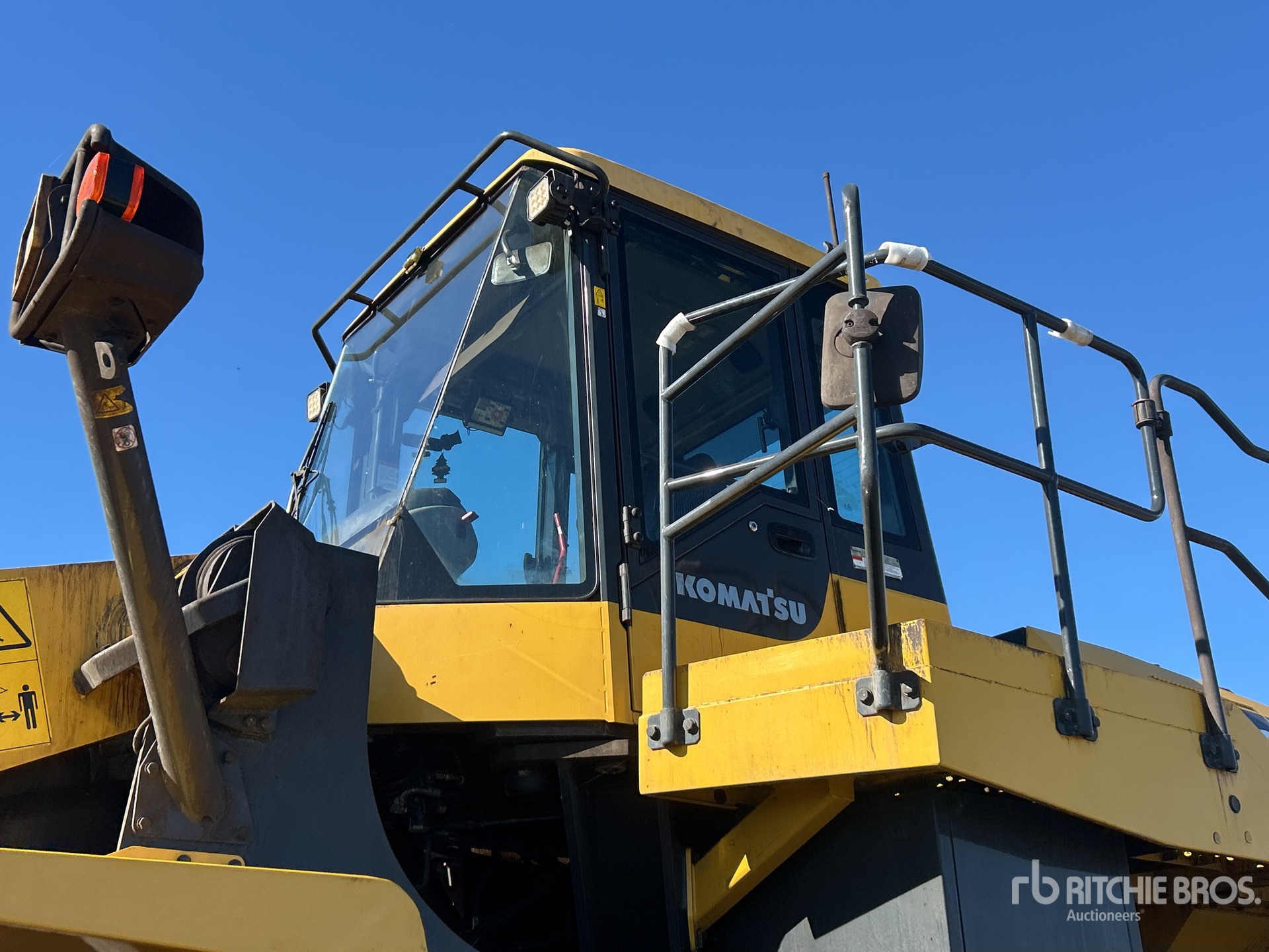 2023 Komatsu WA600-8