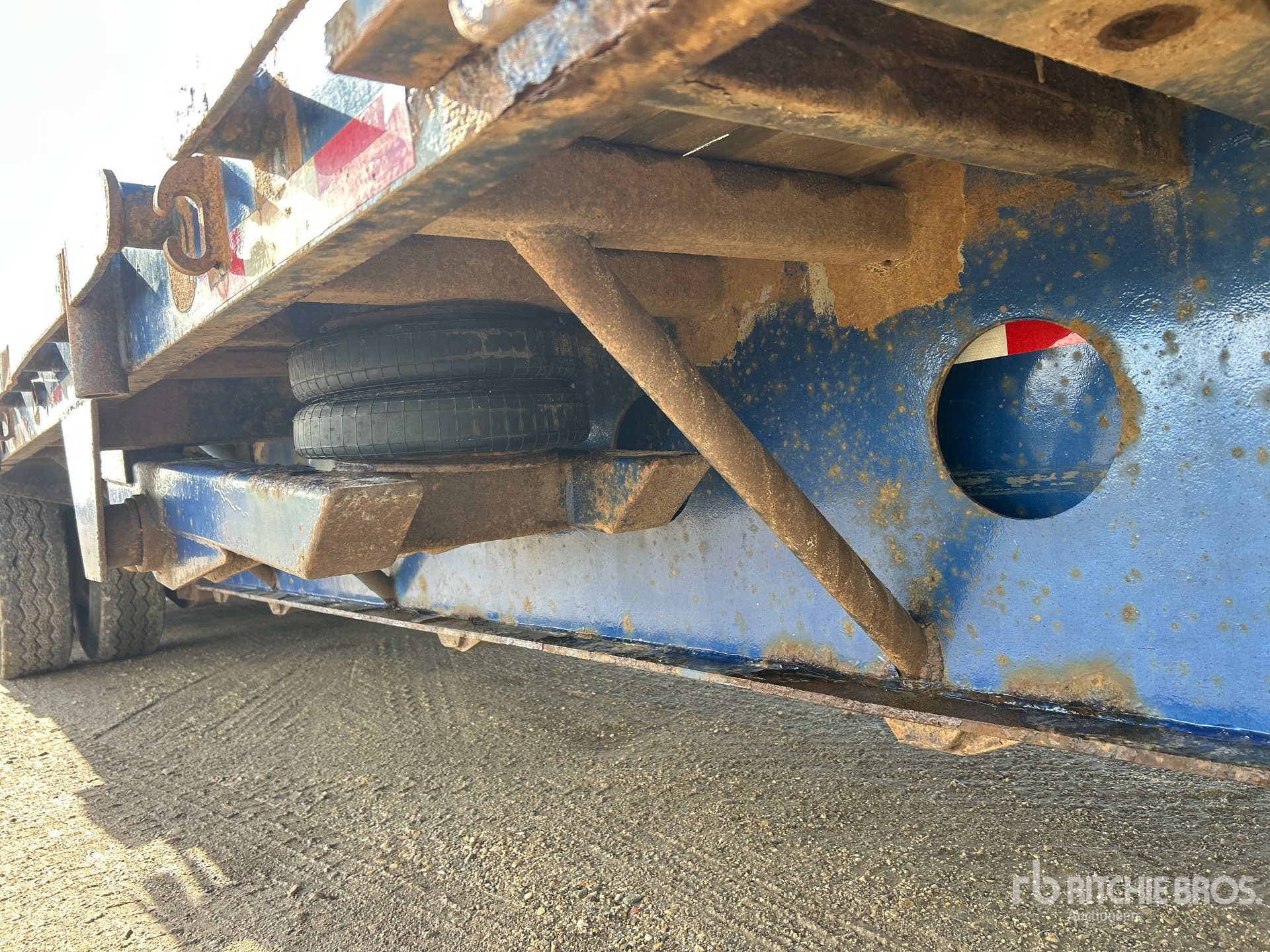 1997 Arrow 40 T TRI/A 52 FT - 60 FT EXTENDABLE