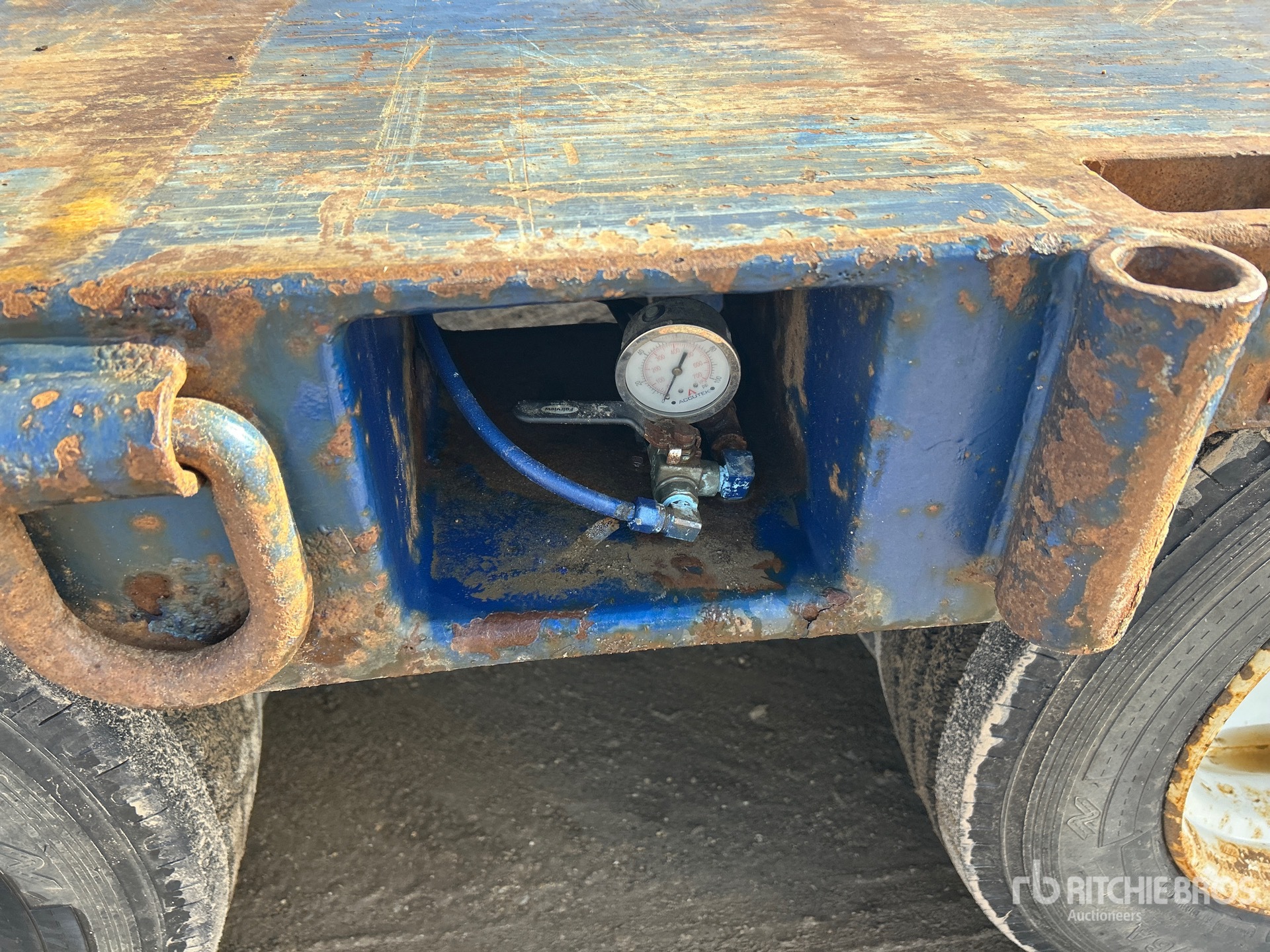 1997 Arrow 40 T TRI/A 52 FT - 60 FT EXTENDABLE