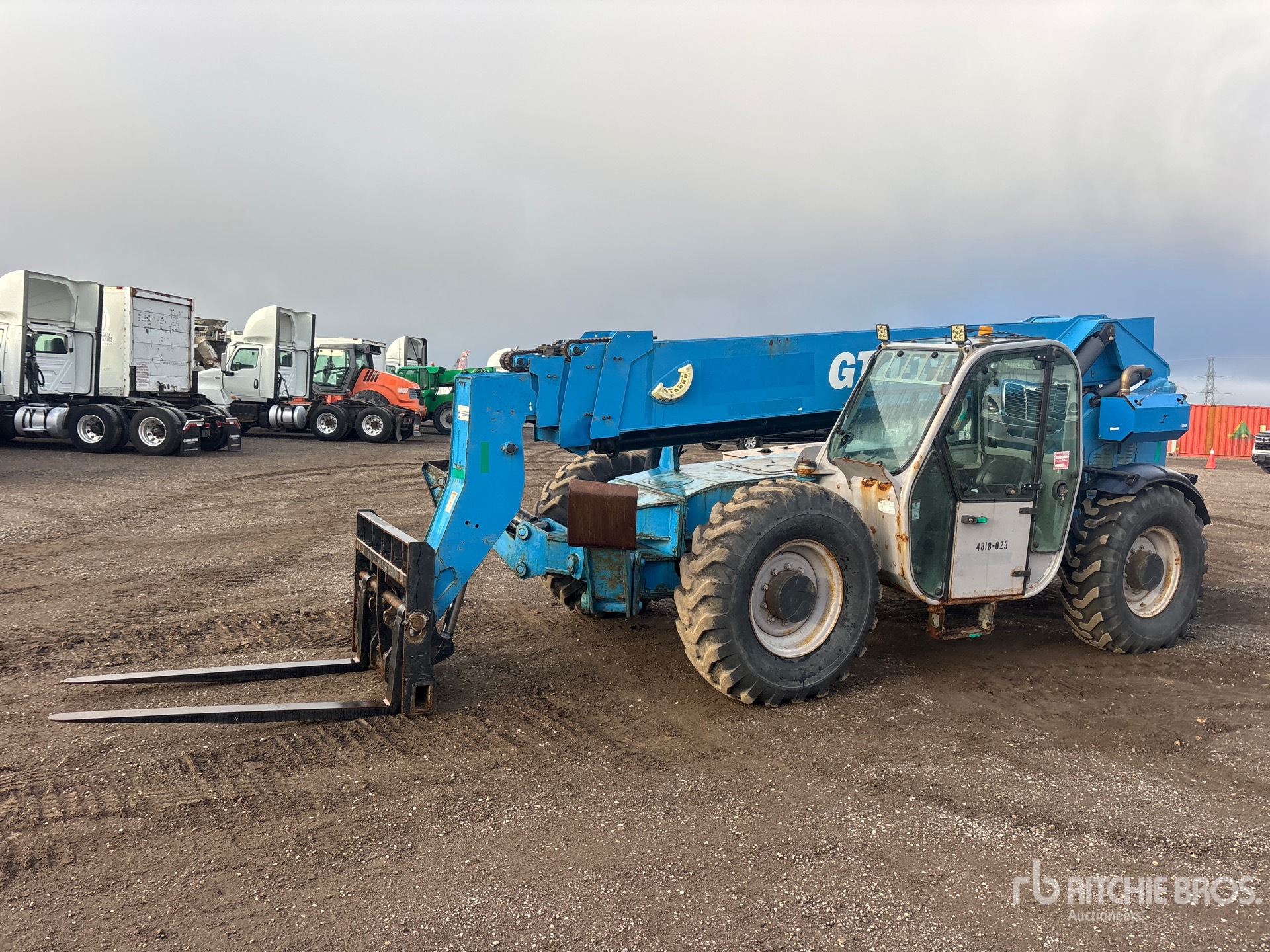 Photo of 2013 Genie GTH-1056