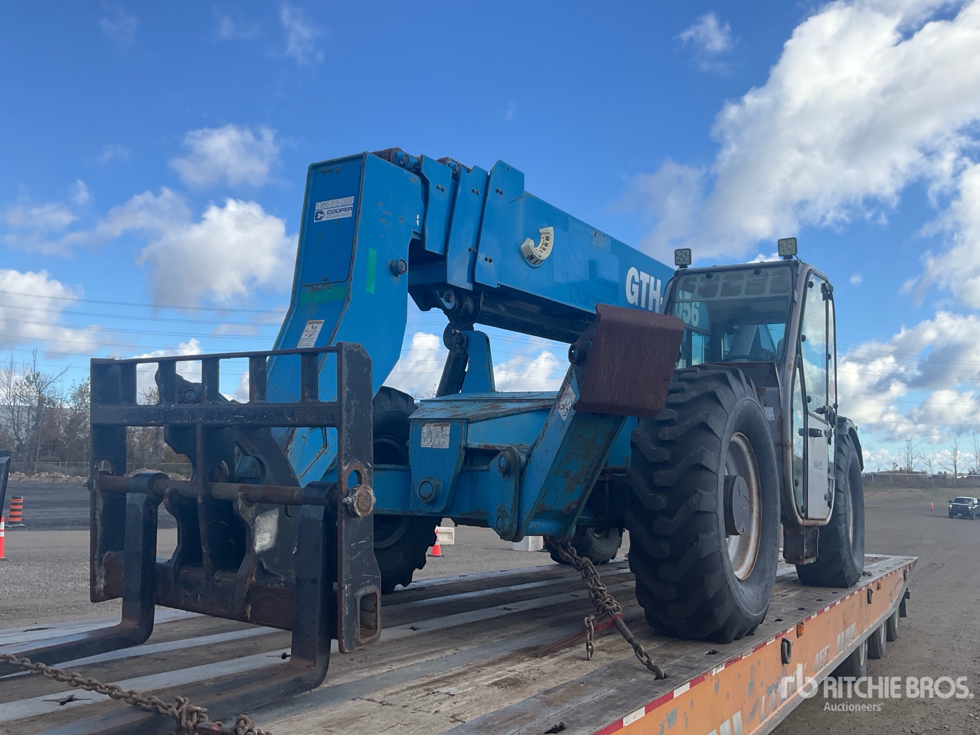 Photo of 2013 Genie GTH-1056
