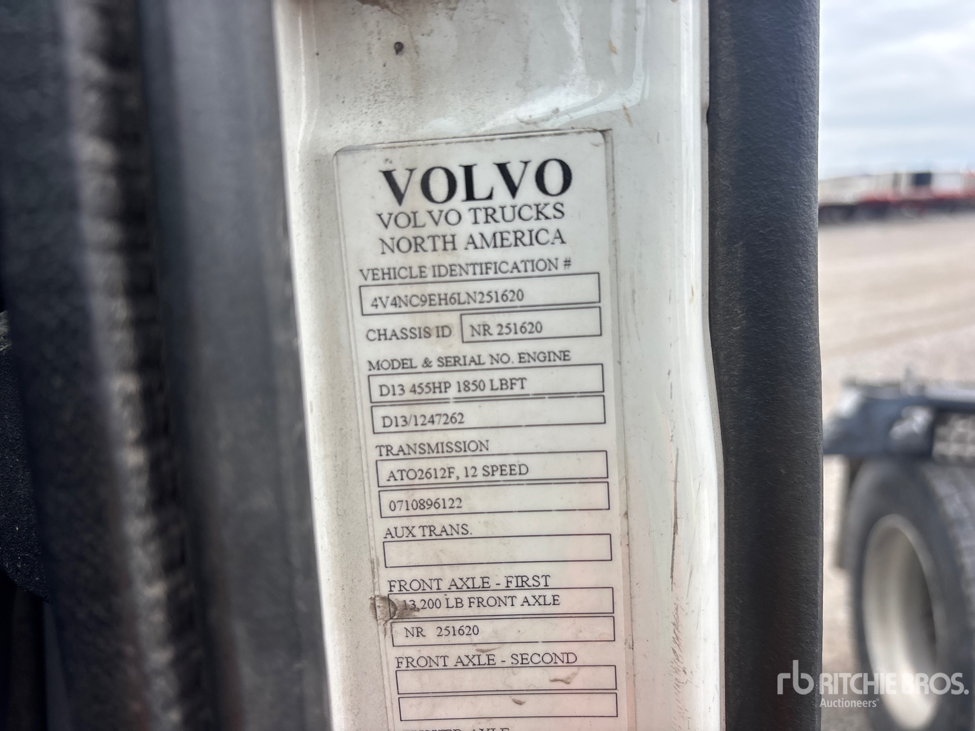 2020 Volvo VNL