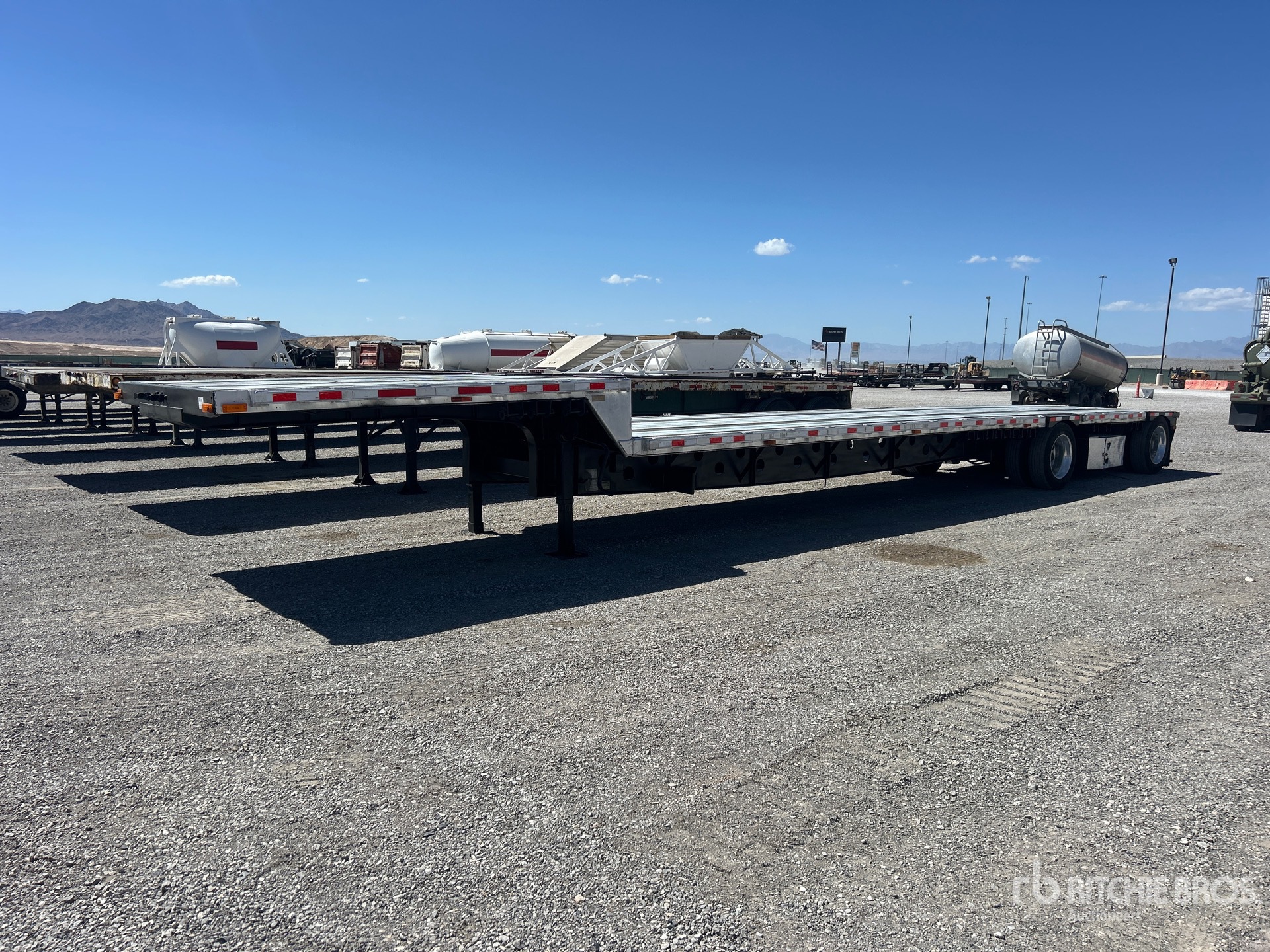 Photo of 2003 Transcraft 48 ft Spread Axle
