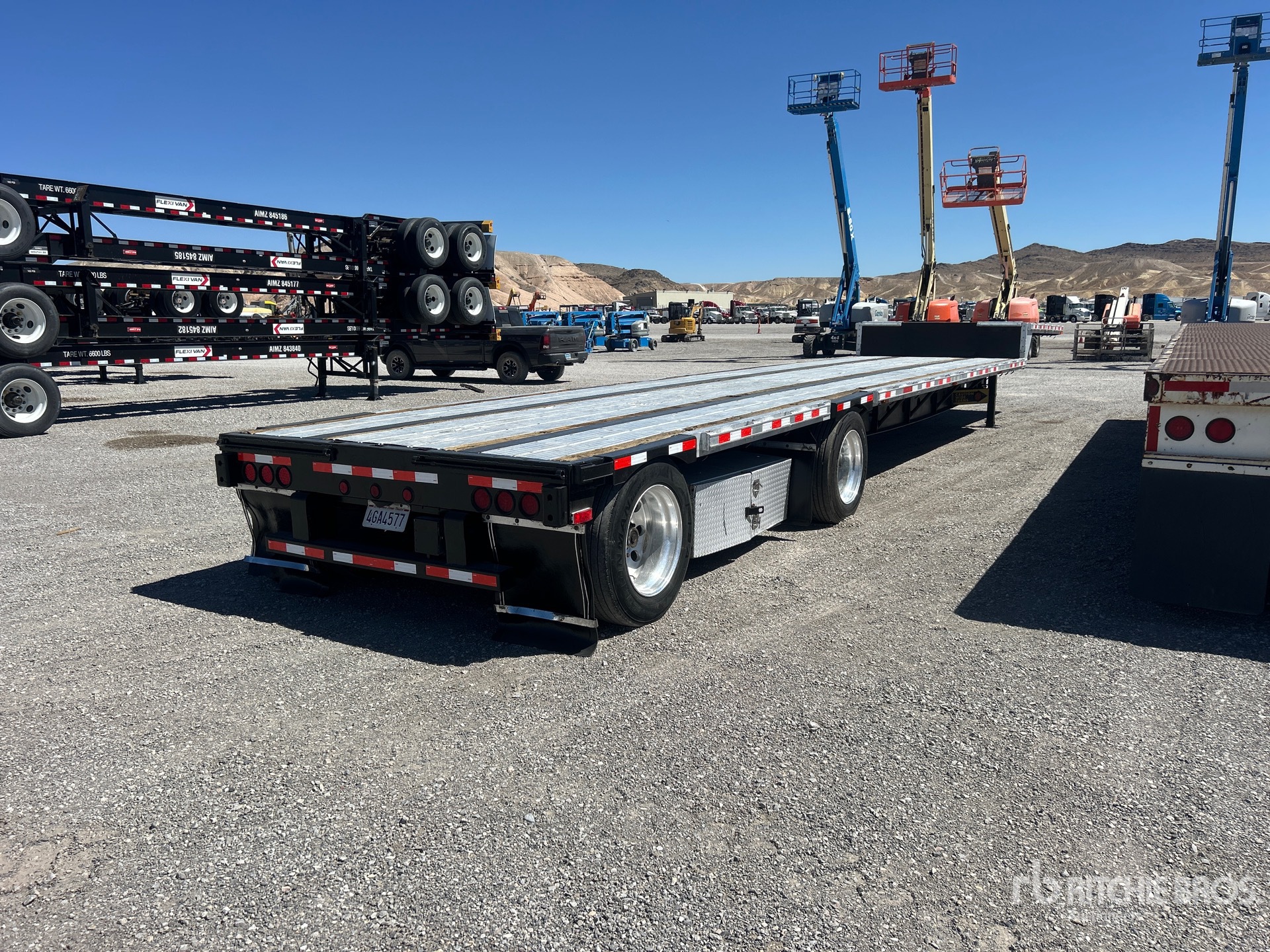 2003 Transcraft 48 FT SPREAD AXLE