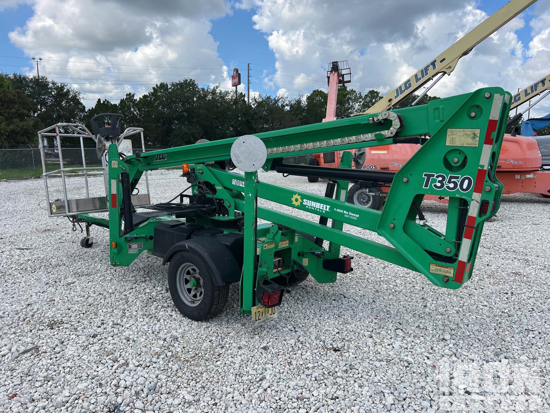 2018 JLG T-350