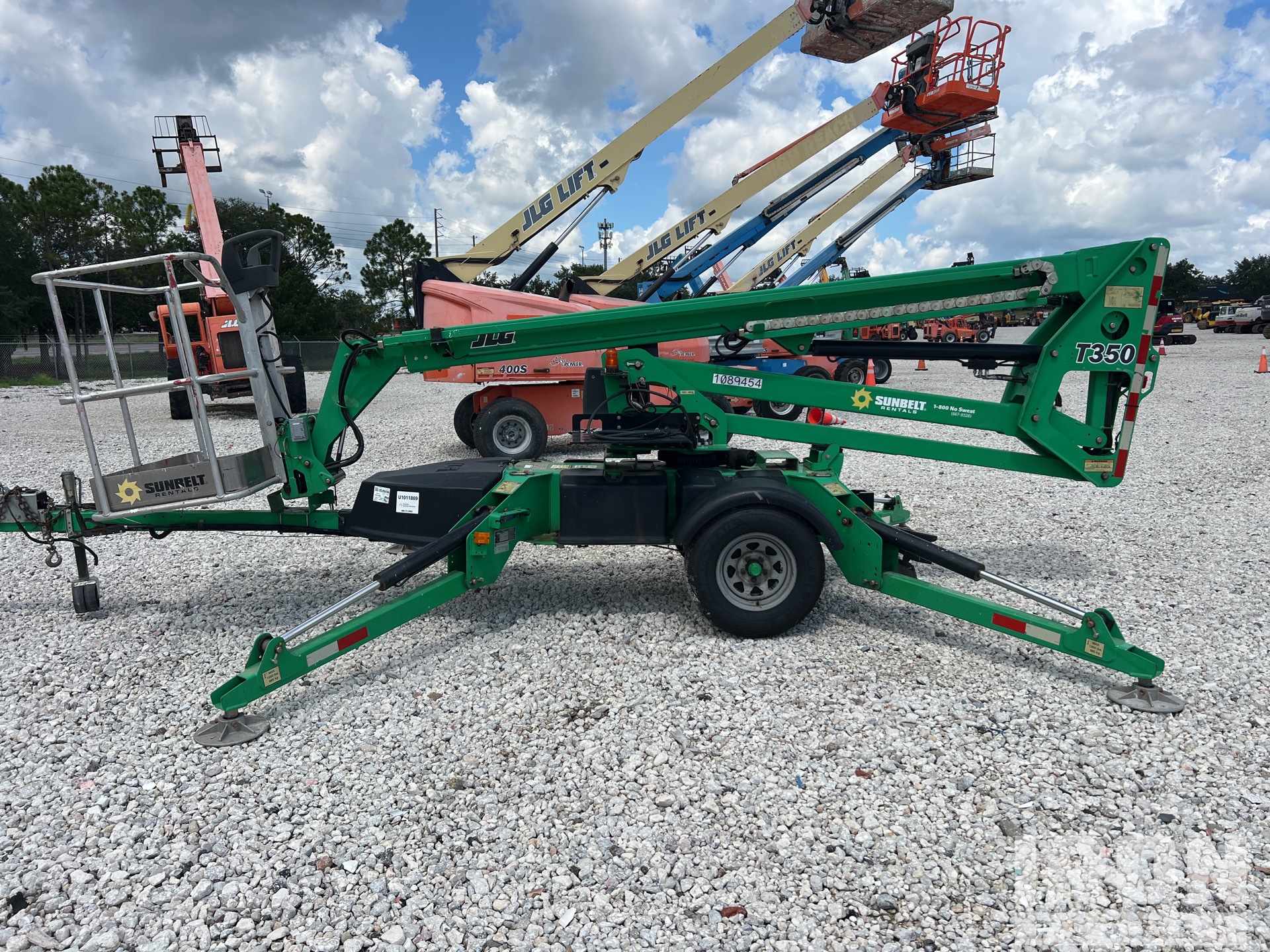 2018 JLG T-350